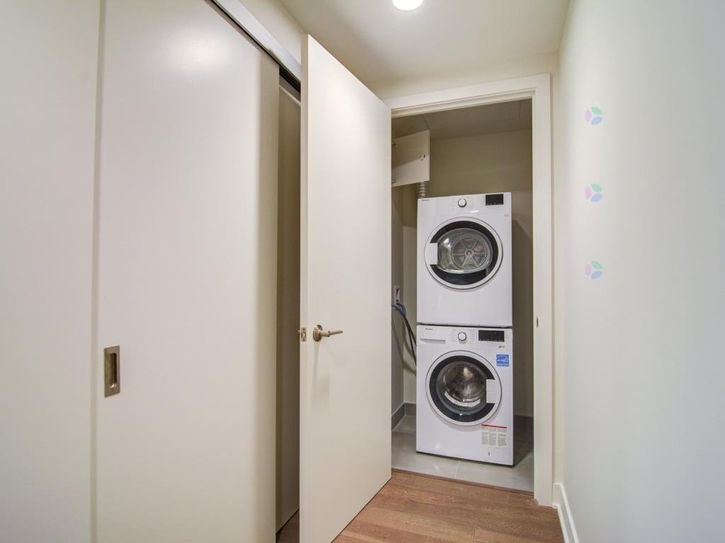 









1288


Rue St-Antoine O.

, 506,
Montréal (Ville-Marie),




QC
H3C0X6

