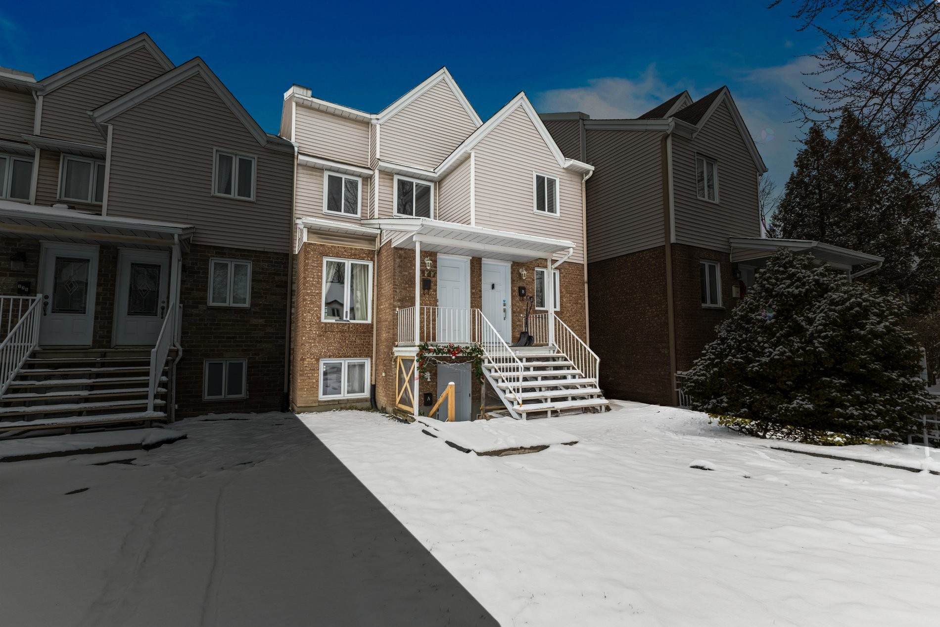 









177

 - 177B


6e Boulevard

,
Terrasse-Vaudreuil,




QC
J7V8G3

