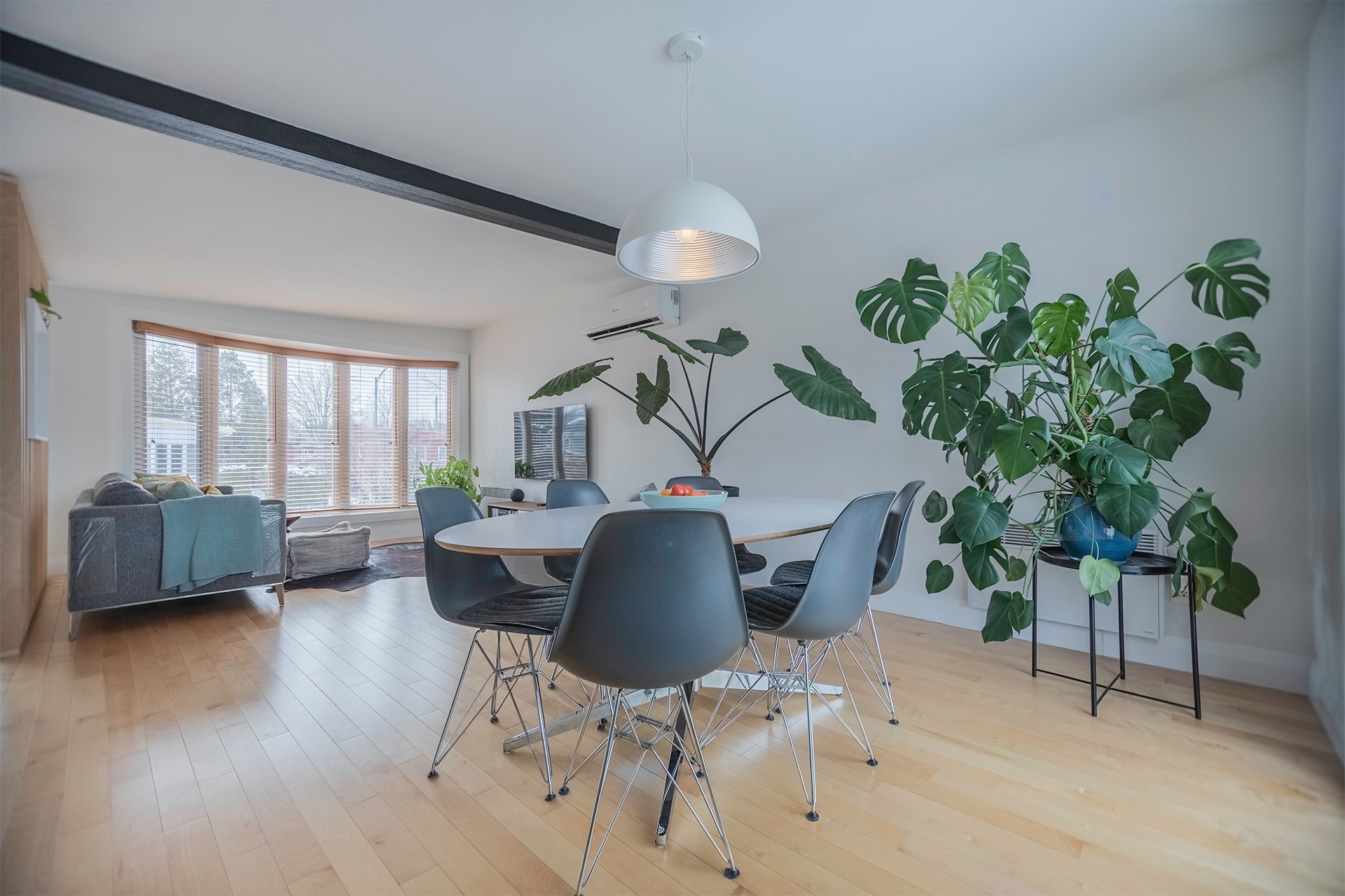 









562


Rue Miles

,
Longueuil (Greenfield Park),




QC
J4V1S6

