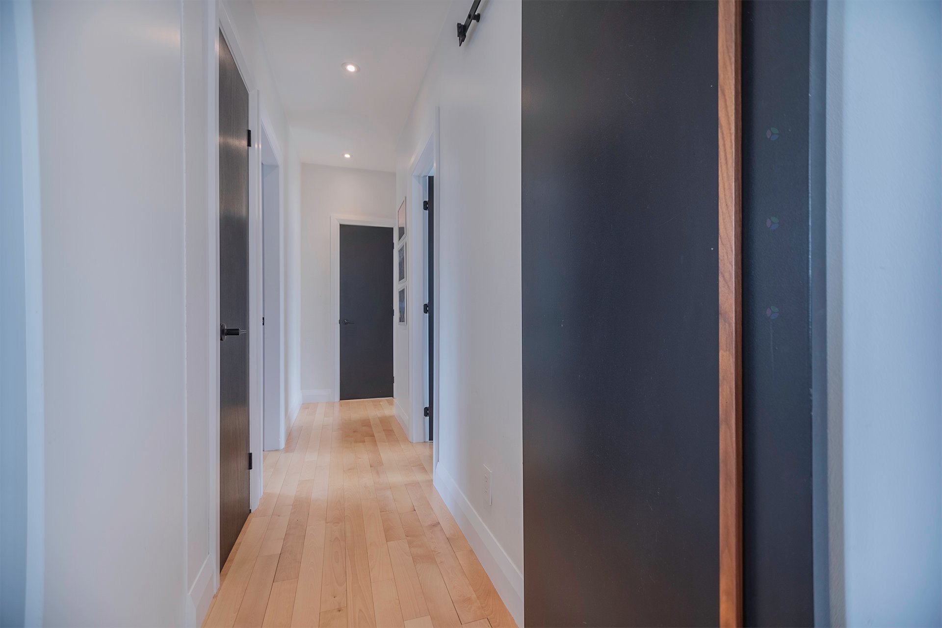 









562


Rue Miles

,
Longueuil (Greenfield Park),




QC
J4V1S6

