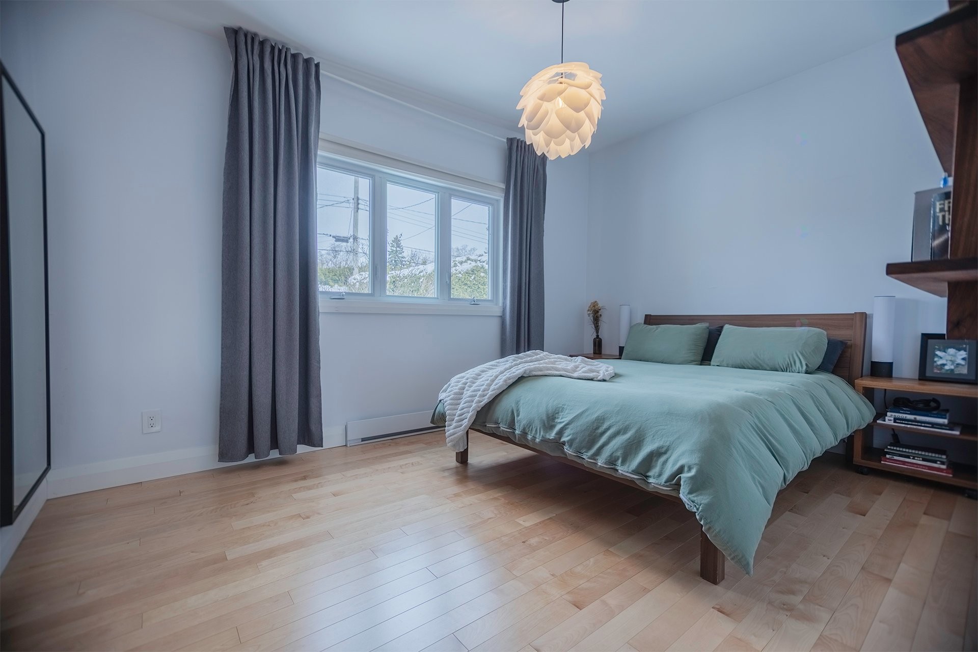 









562


Rue Miles

,
Longueuil (Greenfield Park),




QC
J4V1S6

