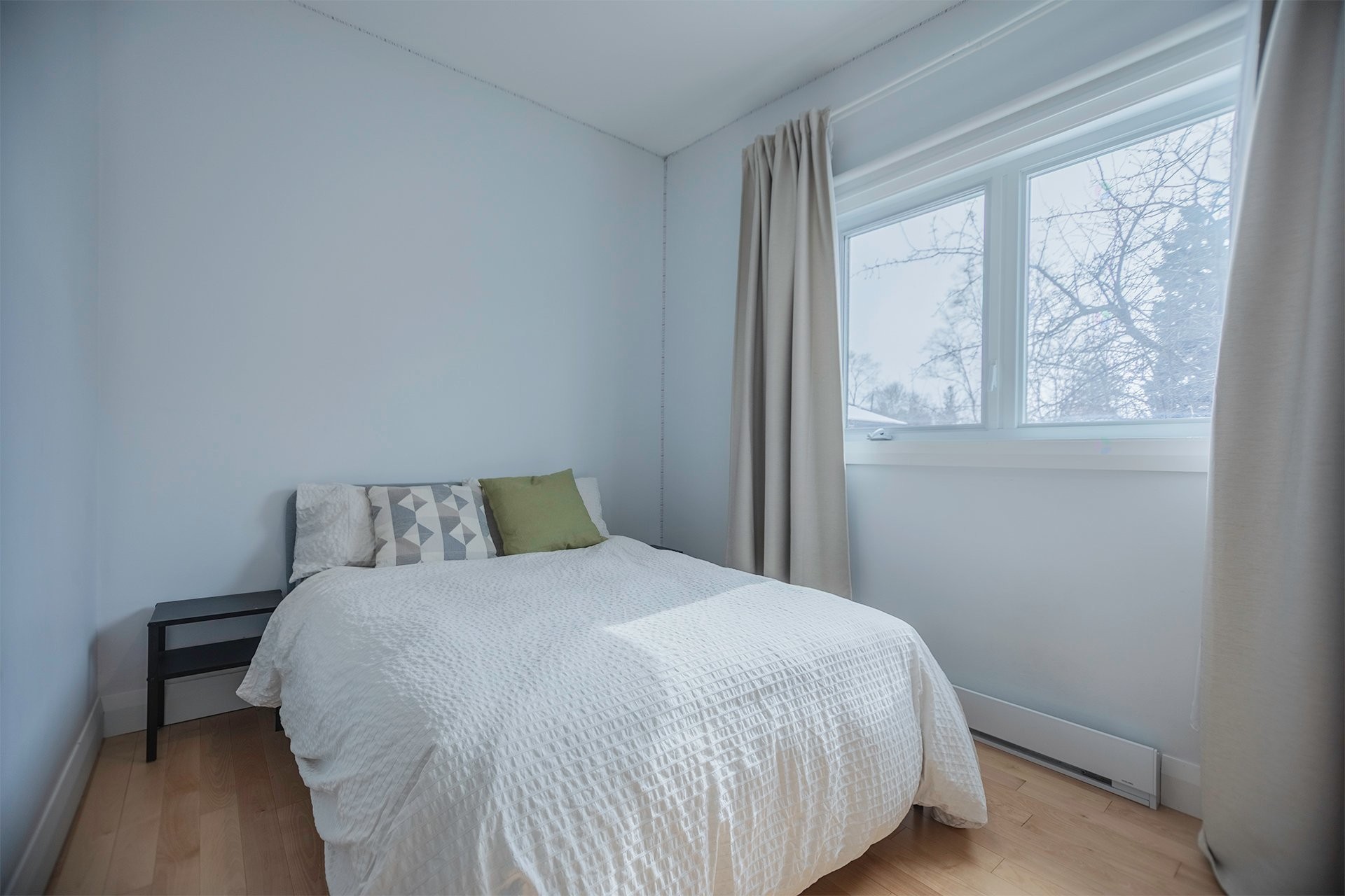 









562


Rue Miles

,
Longueuil (Greenfield Park),




QC
J4V1S6

