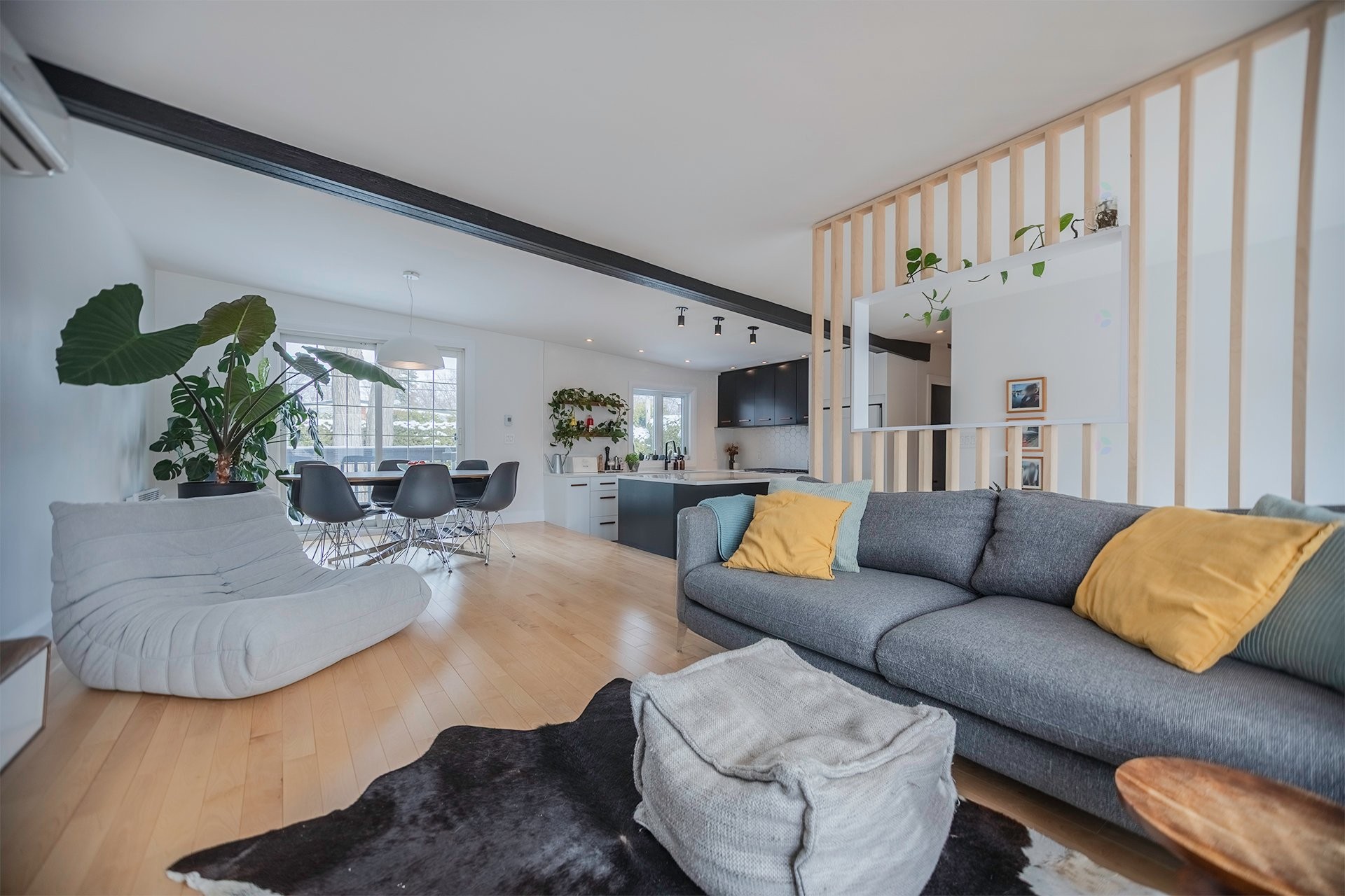 









562


Rue Miles

,
Longueuil (Greenfield Park),




QC
J4V1S6

