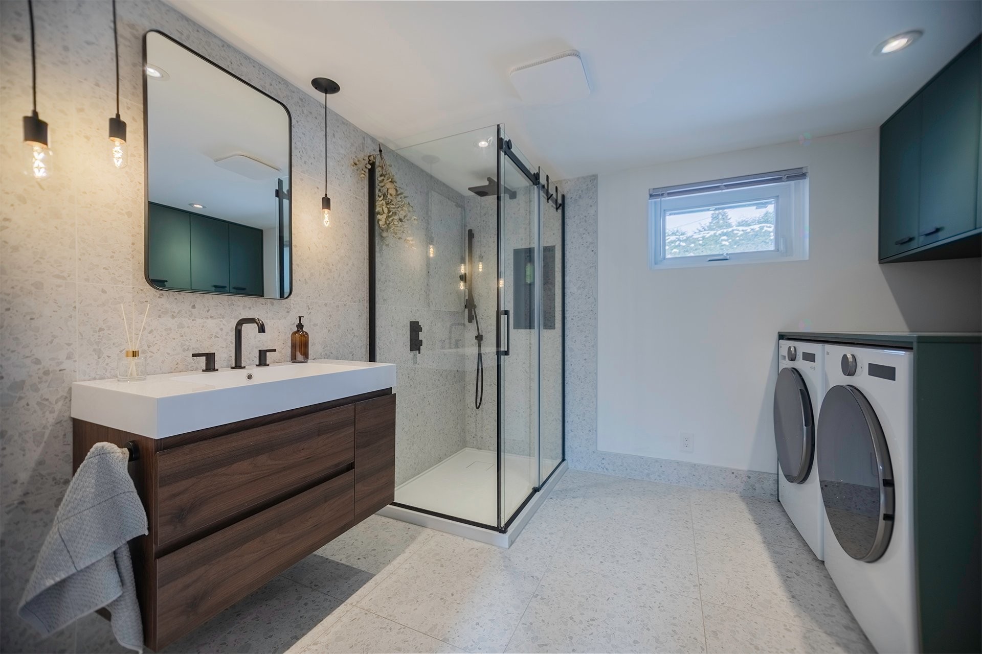 









562


Rue Miles

,
Longueuil (Greenfield Park),




QC
J4V1S6

