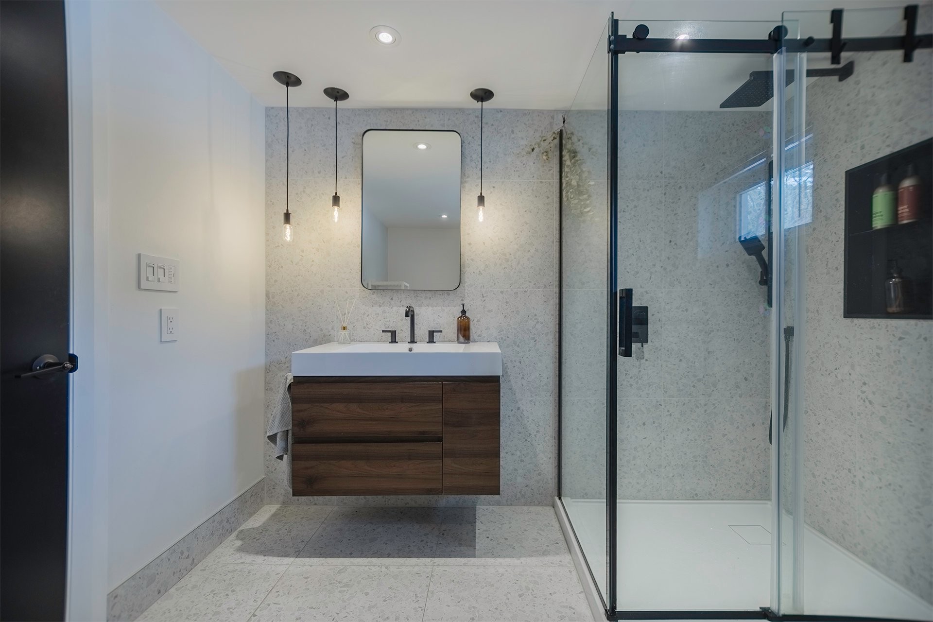 









562


Rue Miles

,
Longueuil (Greenfield Park),




QC
J4V1S6

