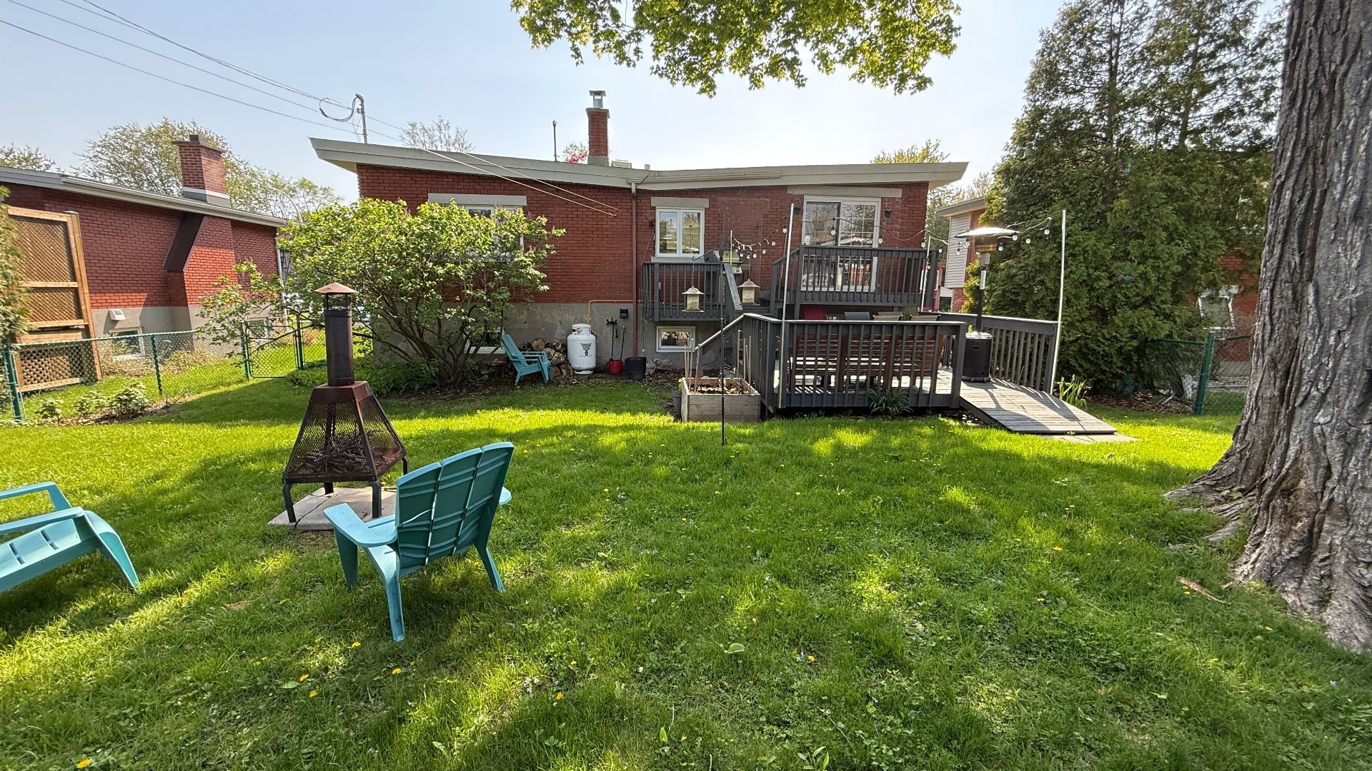 









562


Rue Miles

,
Longueuil (Greenfield Park),




QC
J4V1S6


