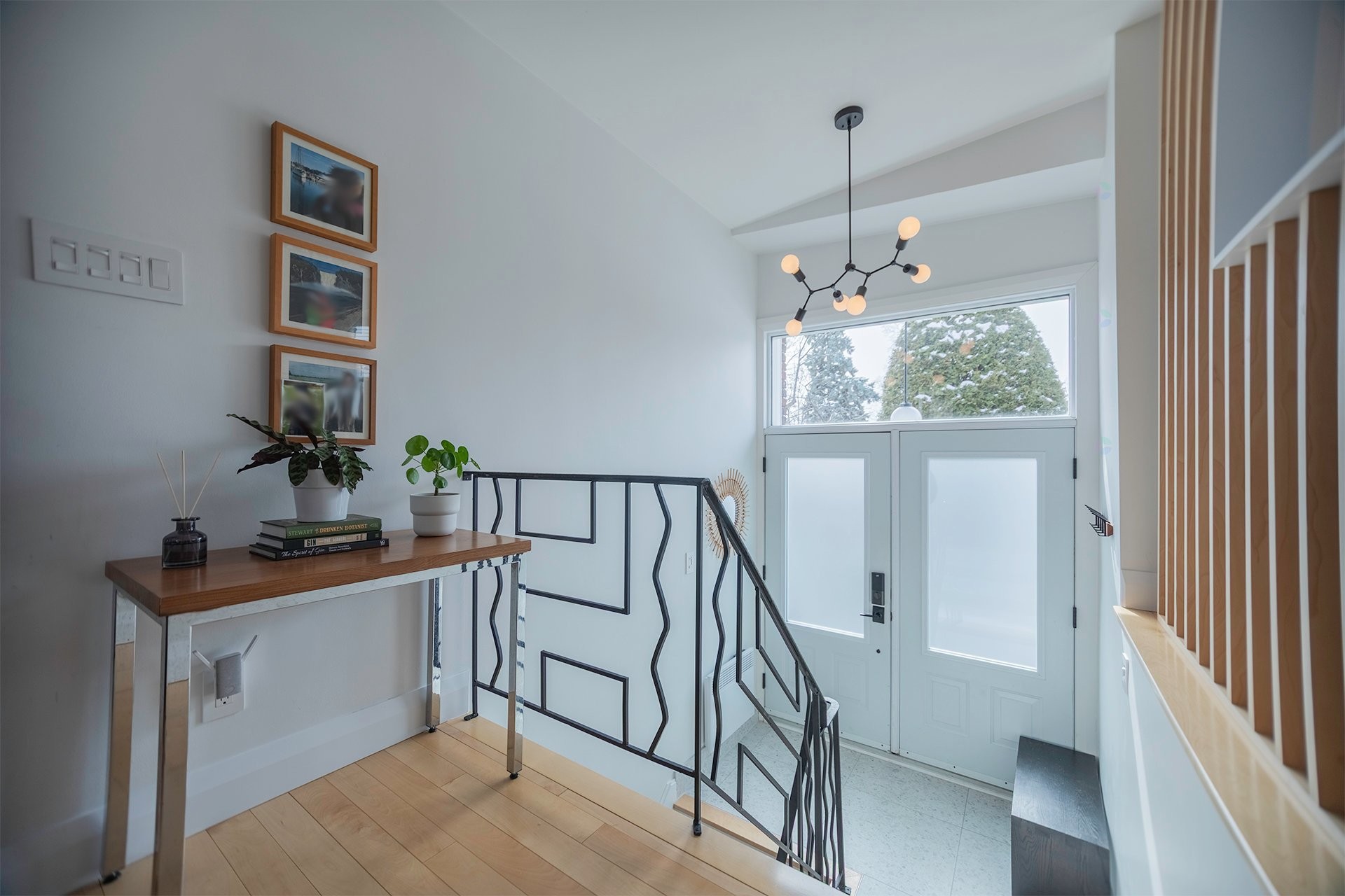 









562


Rue Miles

,
Longueuil (Greenfield Park),




QC
J4V1S6

