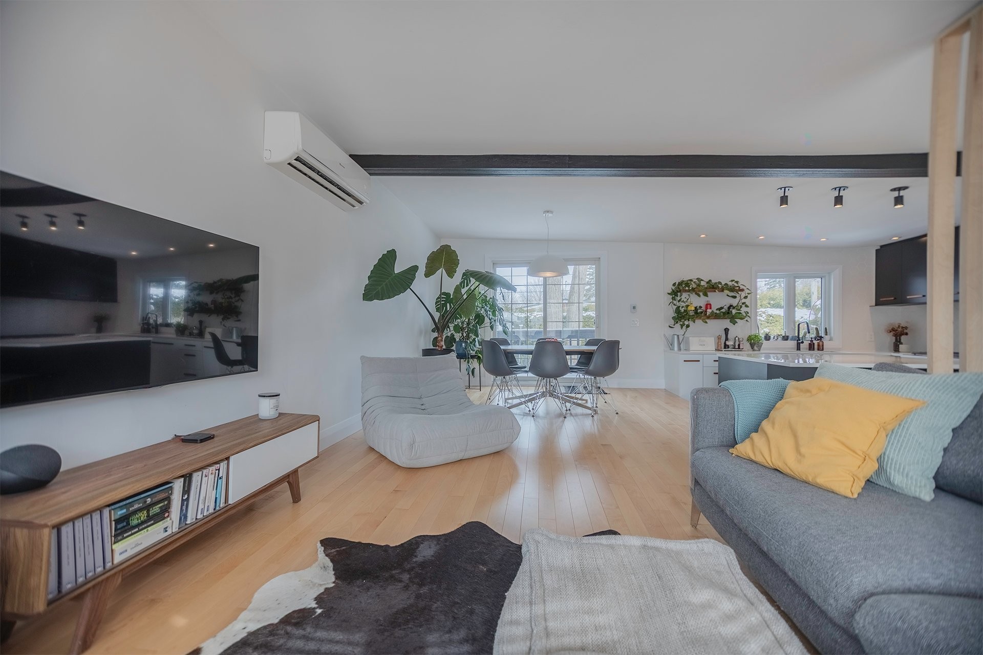 









562


Rue Miles

,
Longueuil (Greenfield Park),




QC
J4V1S6

