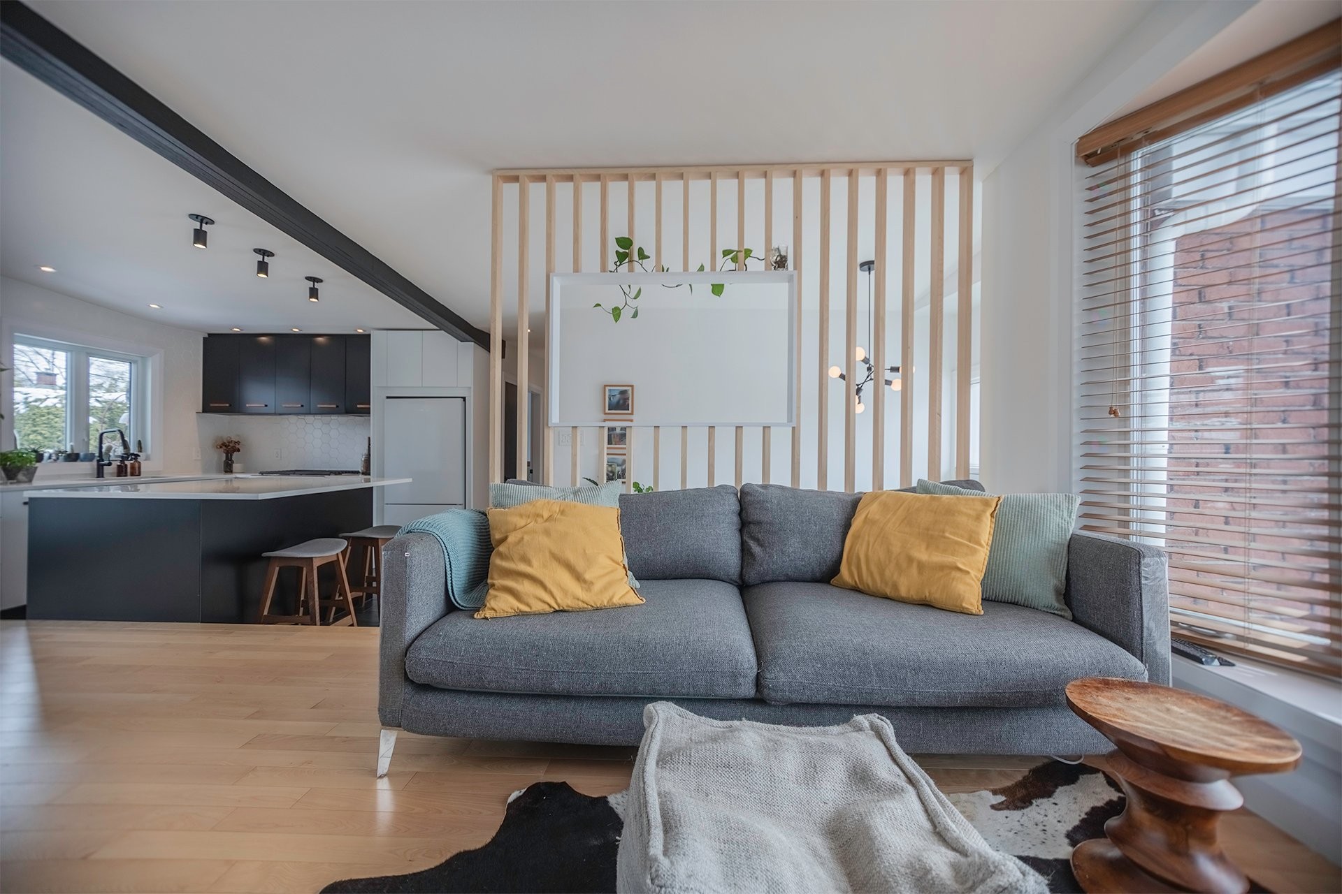 









562


Rue Miles

,
Longueuil (Greenfield Park),




QC
J4V1S6

