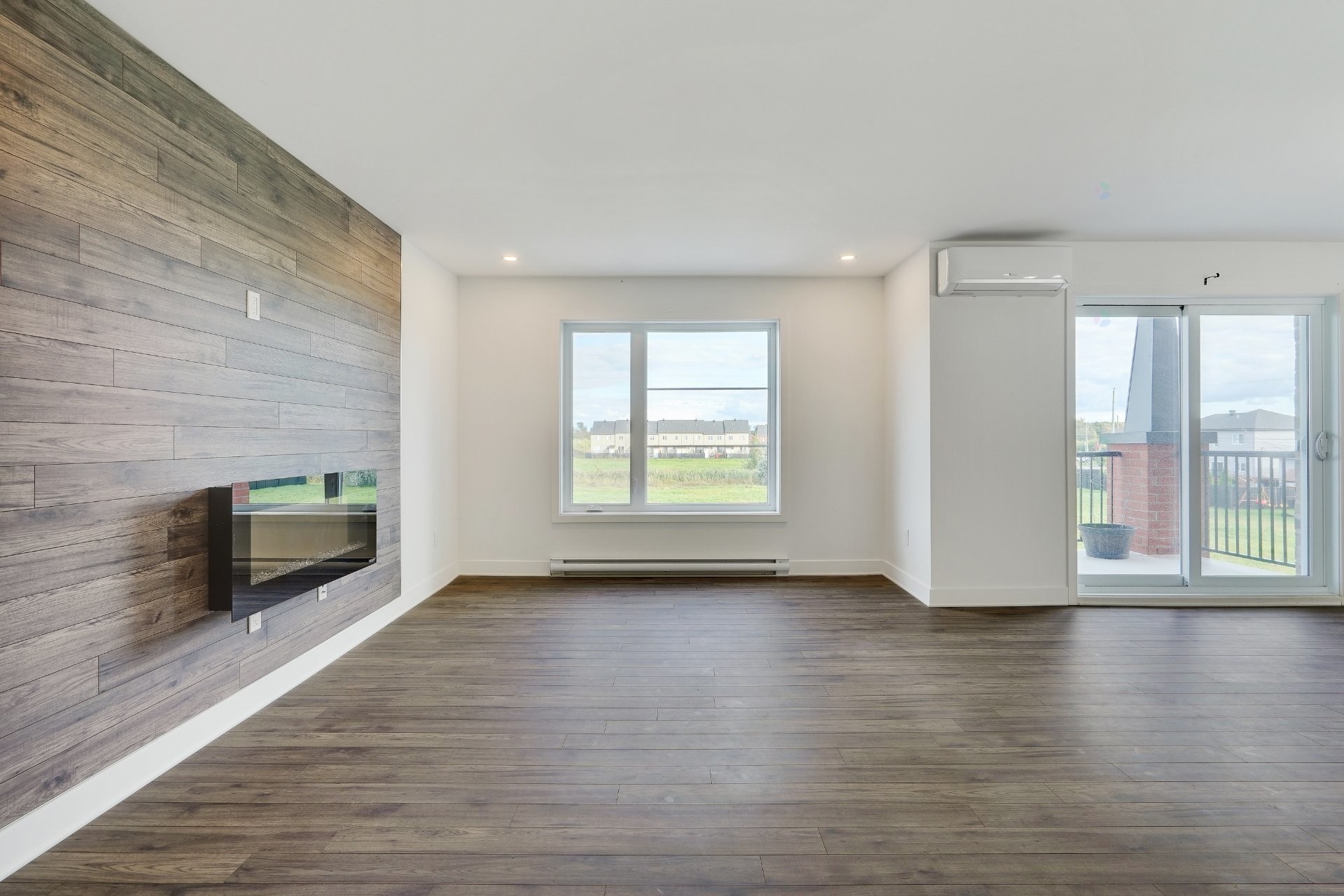 









1149


Av. des Jardins

,
Saint-Rémi,




QC
J0L2L0

