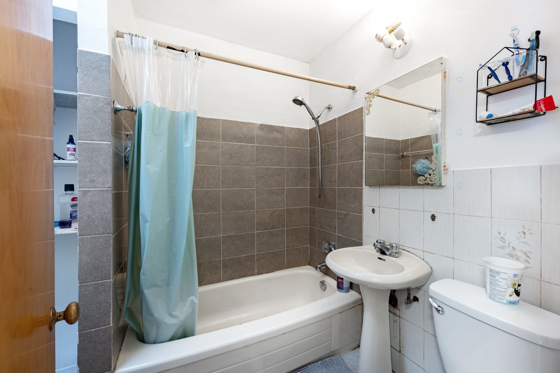 









7177


Rue D'Aragon

,
Montréal (Le Sud-Ouest),




QC
H4E3B6

