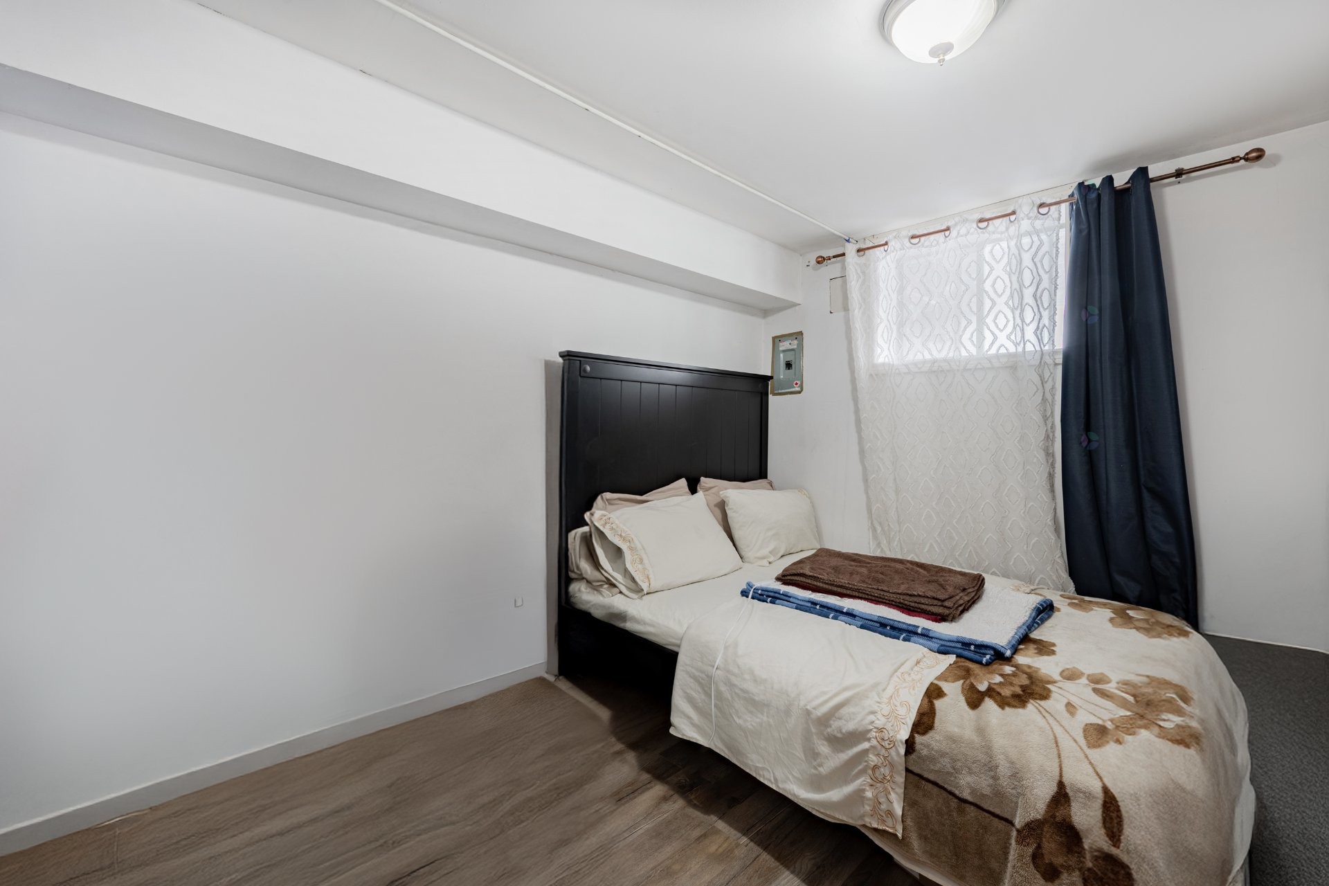 









7177


Rue D'Aragon

,
Montréal (Le Sud-Ouest),




QC
H4E3B6

