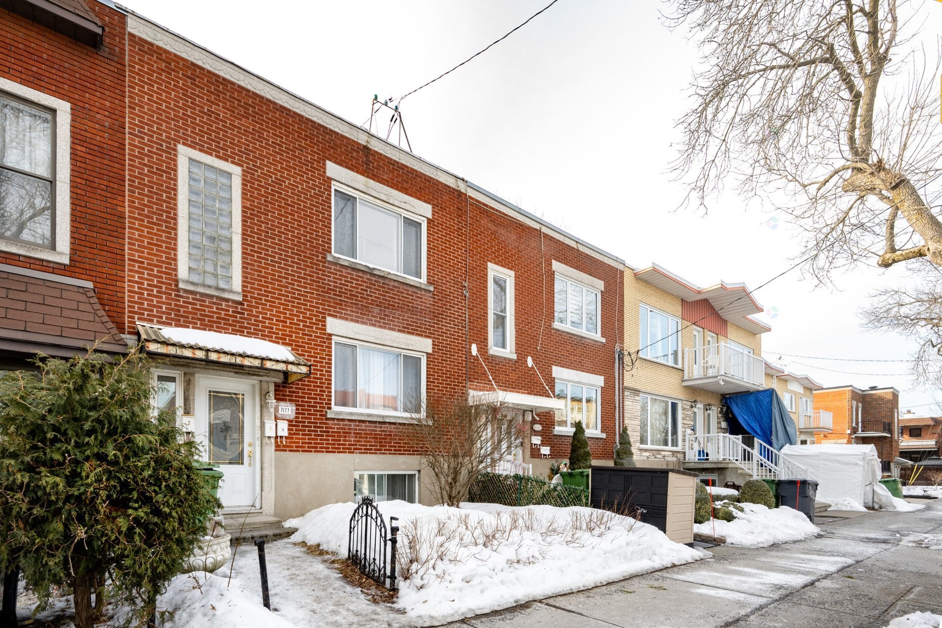 









7177


Rue D'Aragon

,
Montréal (Le Sud-Ouest),




QC
H4E3B6

