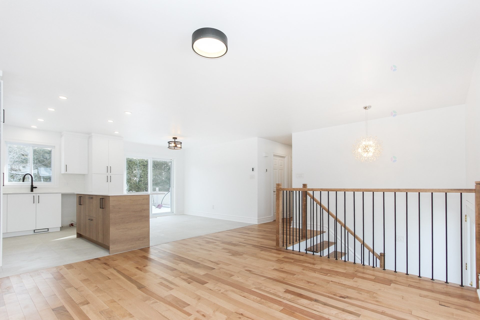 









915


Rue Desmarchais

,
Laval (Fabreville),




QC
H7R4T1

