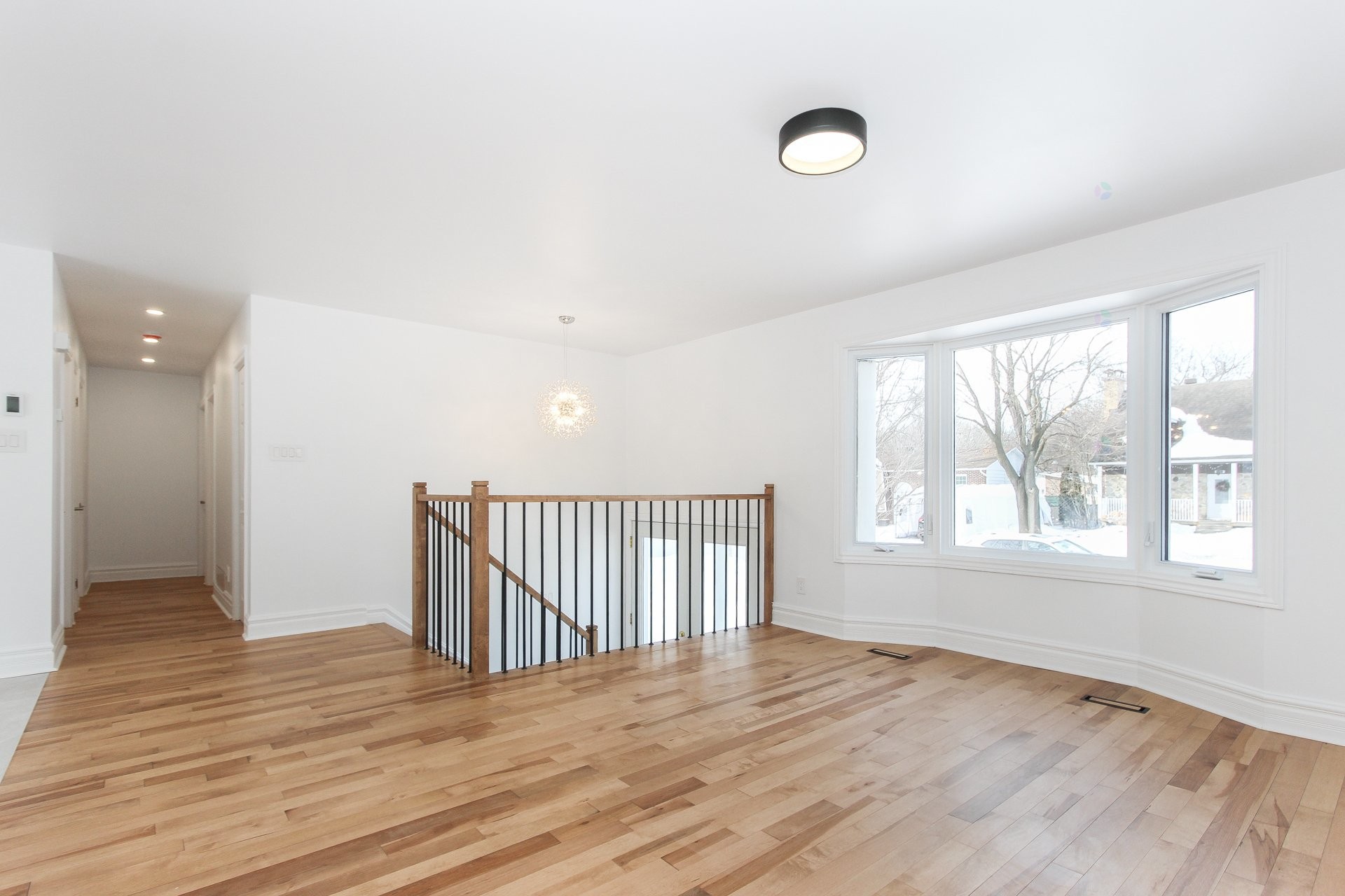 









915


Rue Desmarchais

,
Laval (Fabreville),




QC
H7R4T1


