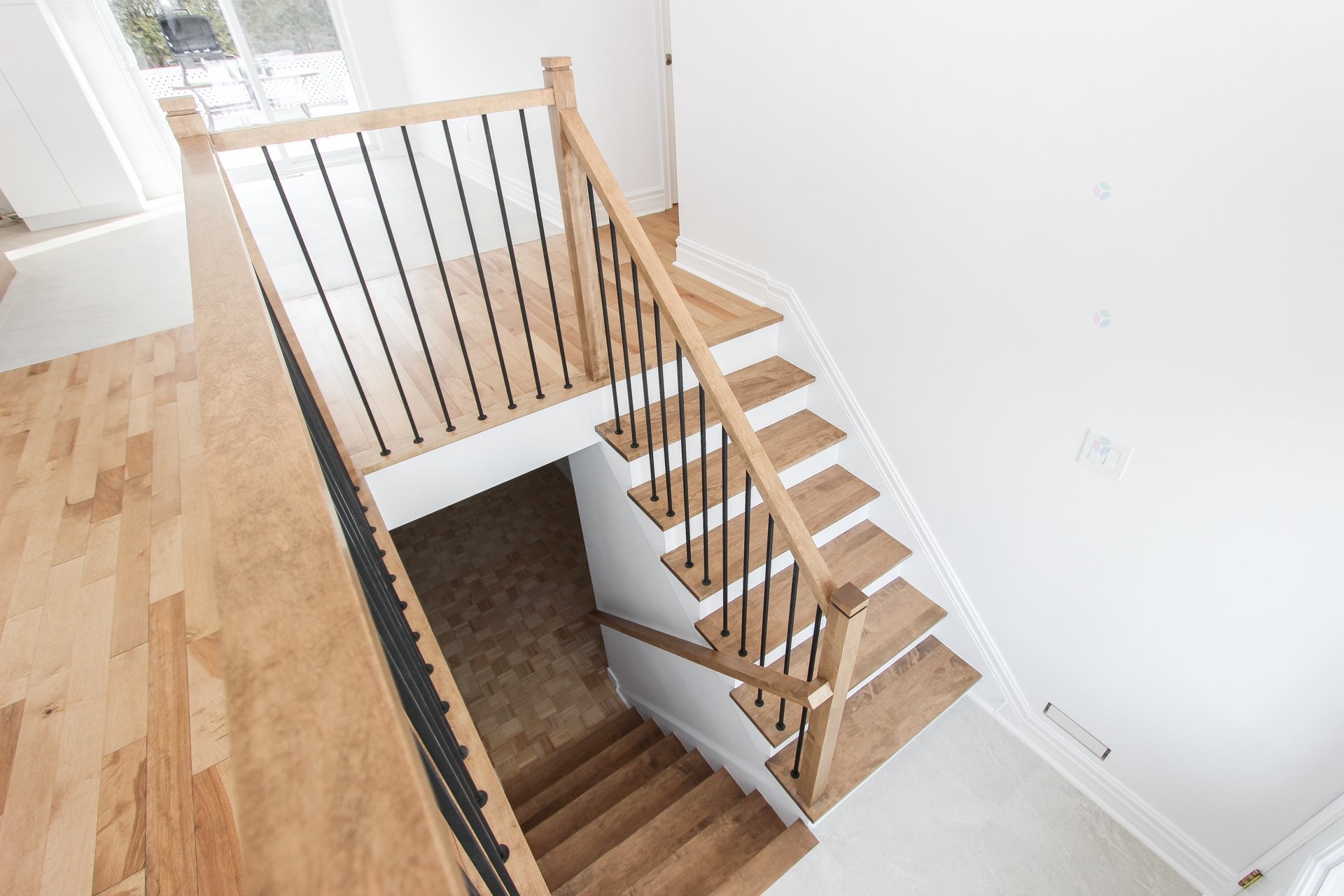 









915


Rue Desmarchais

,
Laval (Fabreville),




QC
H7R4T1

