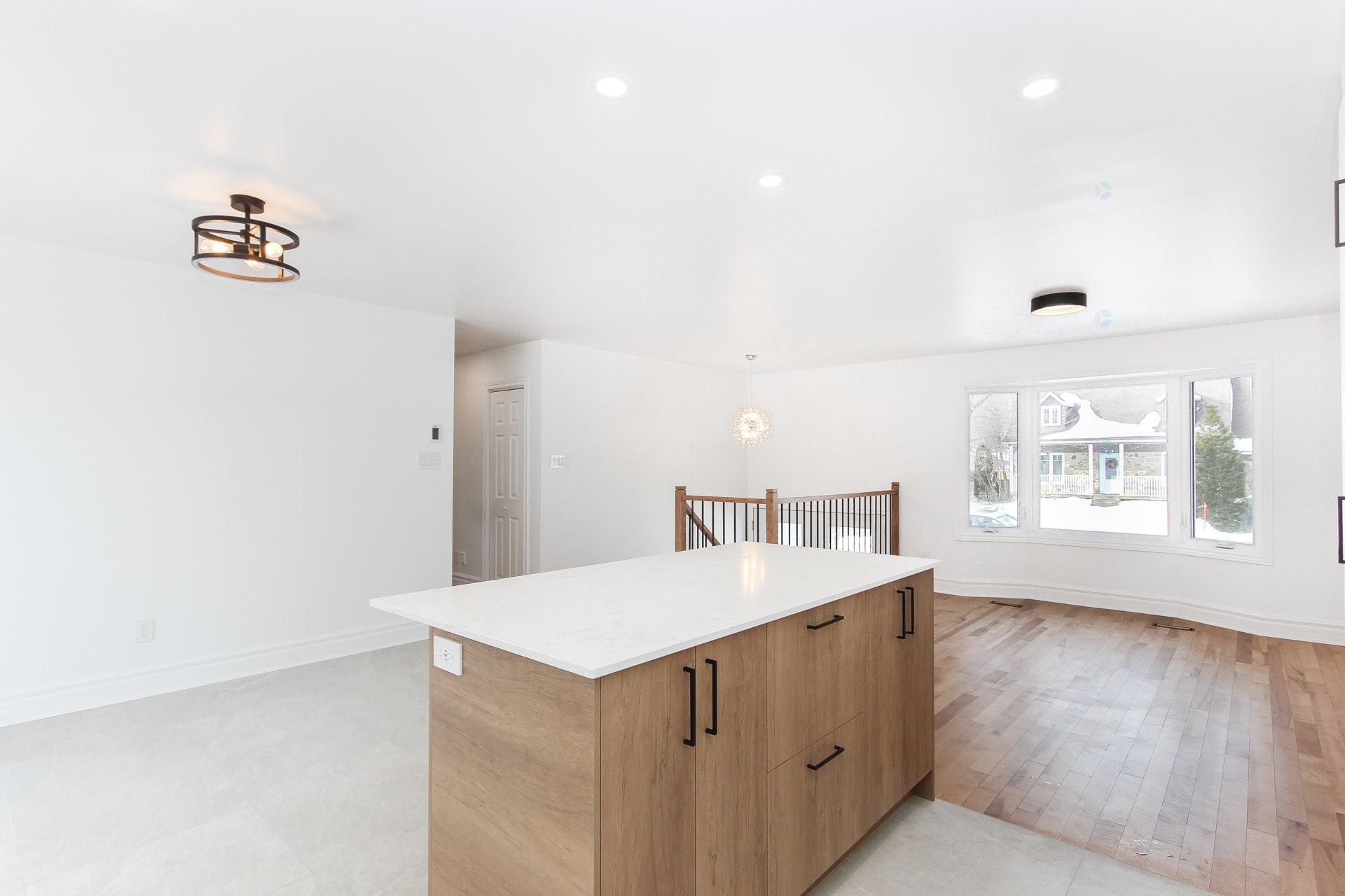 









915


Rue Desmarchais

,
Laval (Fabreville),




QC
H7R4T1

