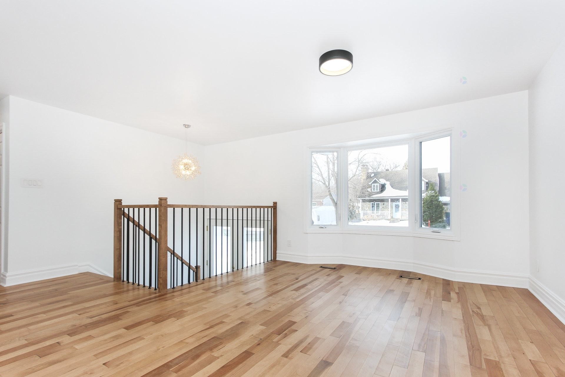 









915


Rue Desmarchais

,
Laval (Fabreville),




QC
H7R4T1

