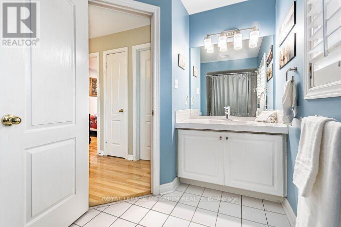 












50 PANORAMA CRESCENT

,
Vaughan,




Ontario
L4H1J9

