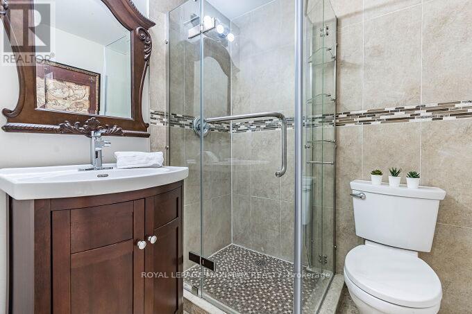 












50 PANORAMA CRESCENT

,
Vaughan,




Ontario
L4H1J9

