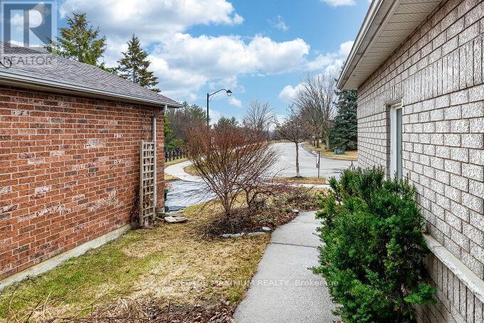 












50 PANORAMA CRESCENT

,
Vaughan,




Ontario
L4H1J9

