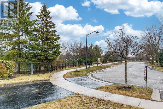 












50 PANORAMA CRESCENT

,
Vaughan,




Ontario
L4H1J9

