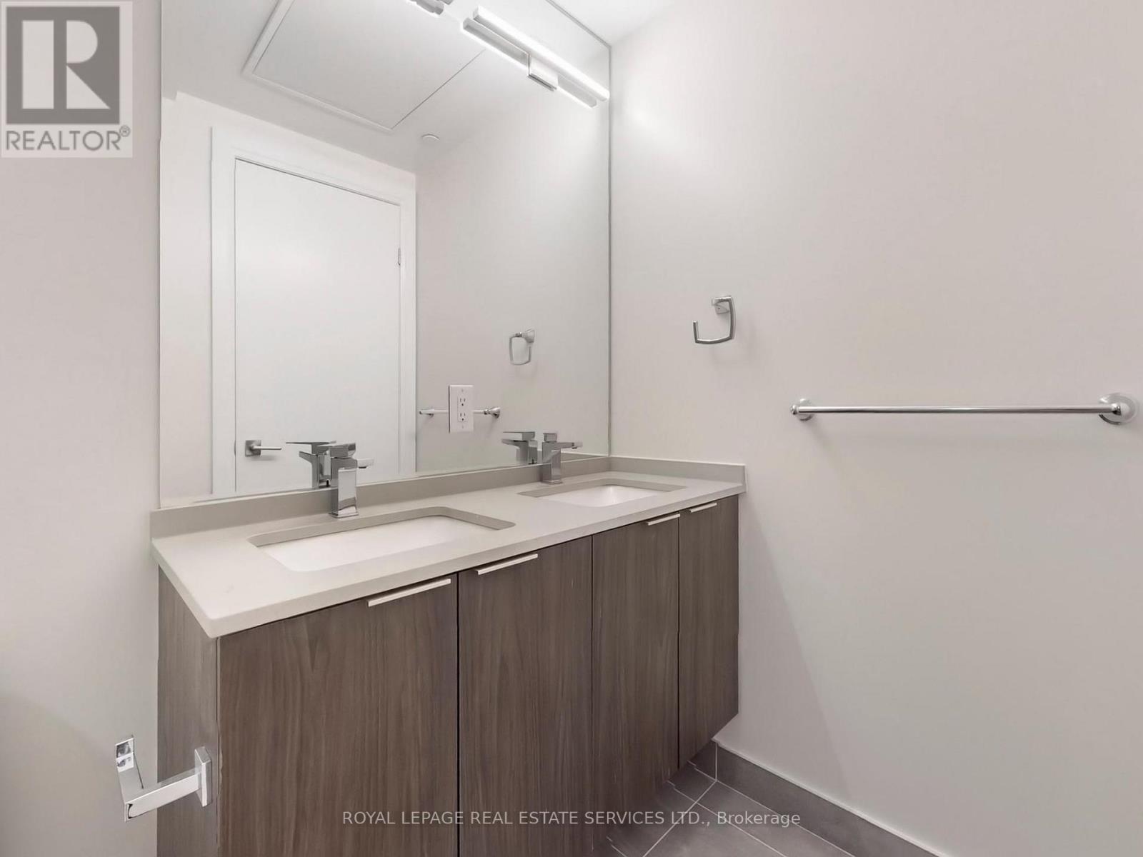 












1108 - 20 BRIN DRIVE

,
Toronto,




Ontario
M8X0B2

