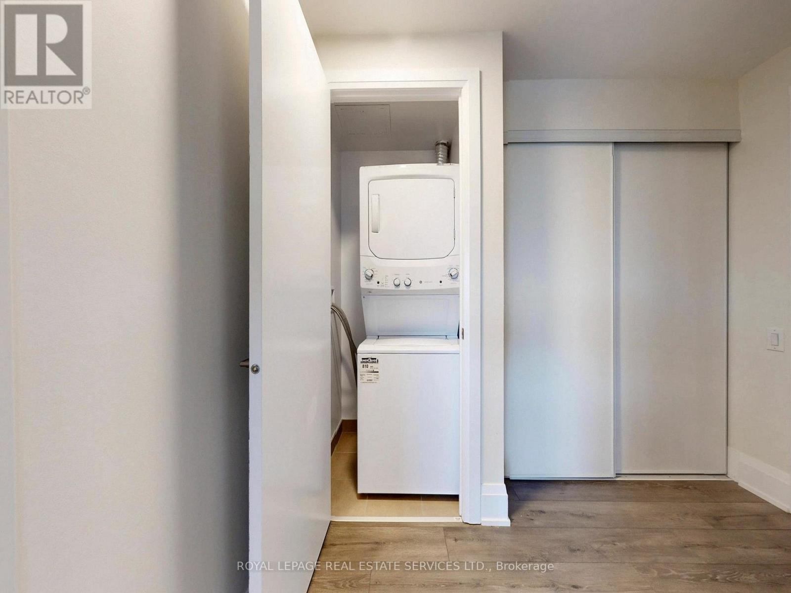 












1108 - 20 BRIN DRIVE

,
Toronto,




Ontario
M8X0B2

