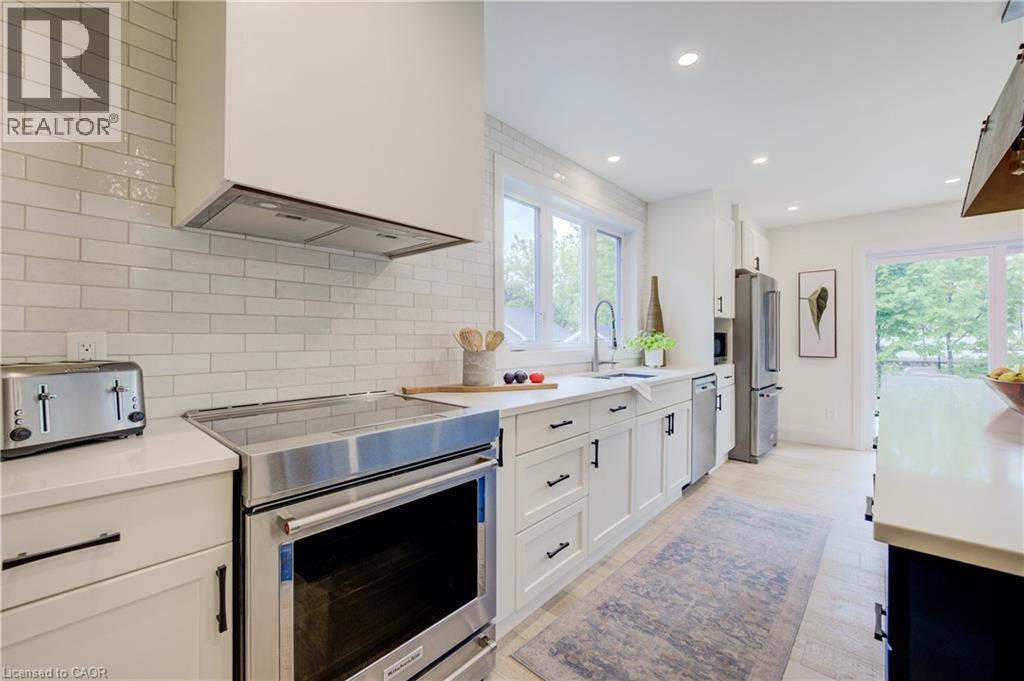 












38 EUCLID Avenue

,
Waterloo,




Ontario
N2L1Z3

