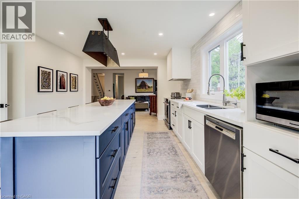 












38 EUCLID Avenue

,
Waterloo,




Ontario
N2L1Z3

