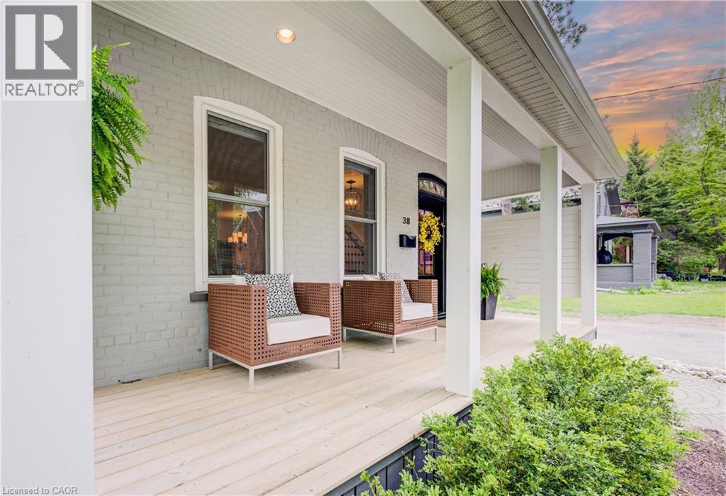 












38 EUCLID Avenue

,
Waterloo,




Ontario
N2L1Z3

