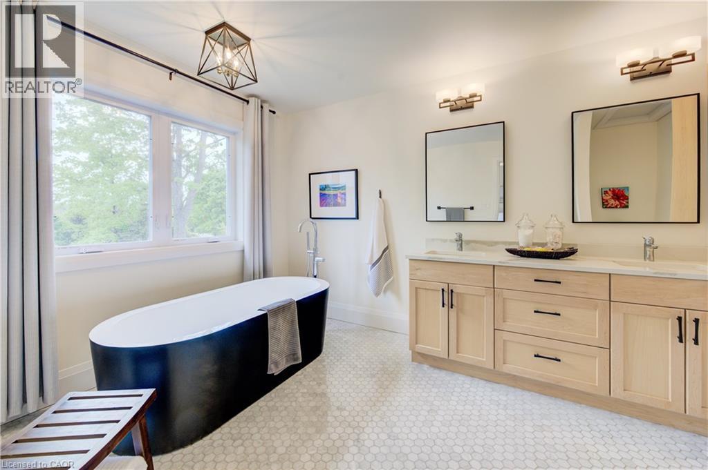 












38 EUCLID Avenue

,
Waterloo,




Ontario
N2L1Z3

