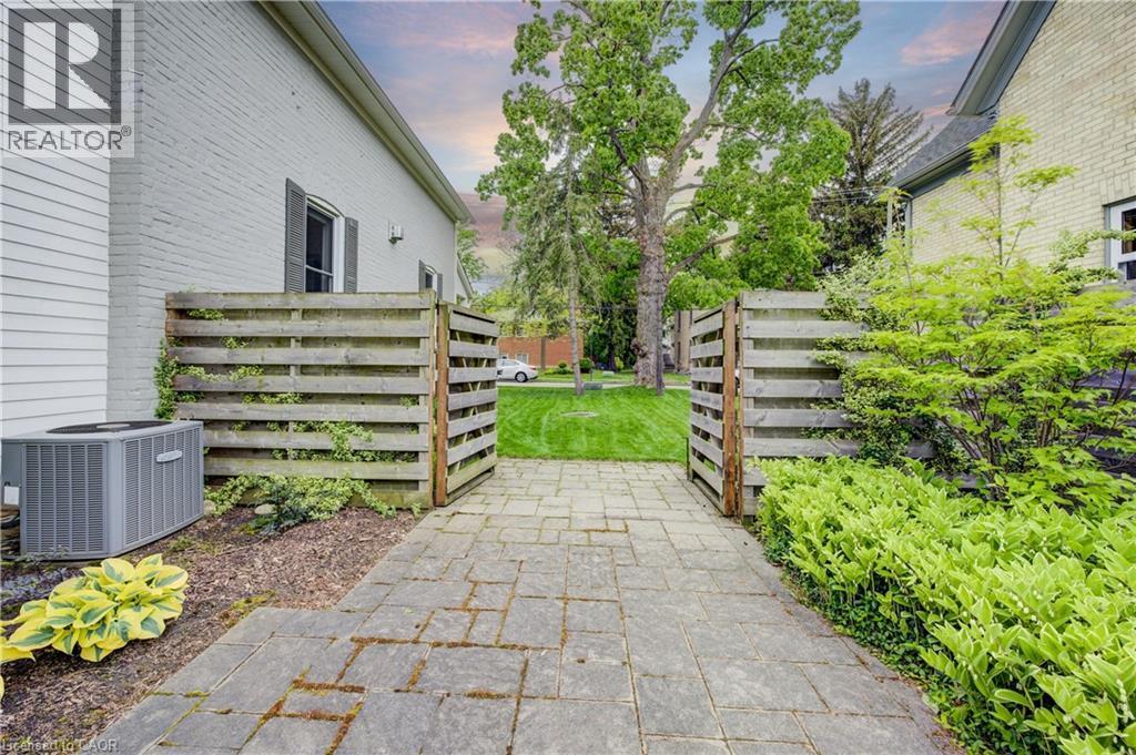 












38 EUCLID Avenue

,
Waterloo,




Ontario
N2L1Z3

