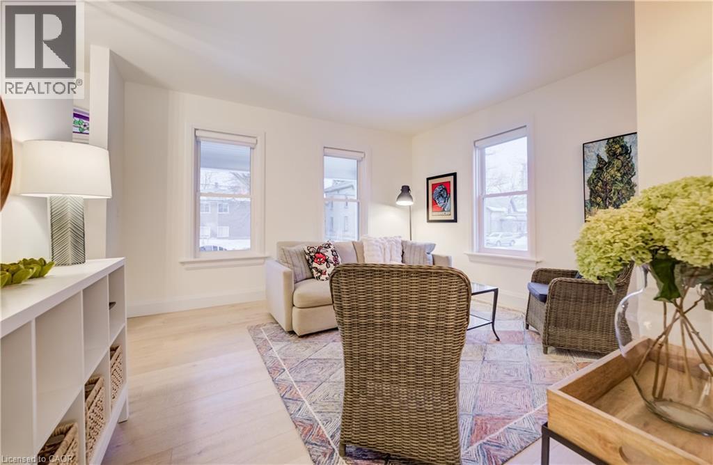 












38 EUCLID Avenue

,
Waterloo,




Ontario
N2L1Z3

