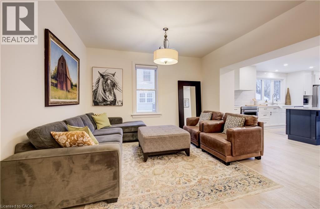 












38 EUCLID Avenue

,
Waterloo,




Ontario
N2L1Z3

