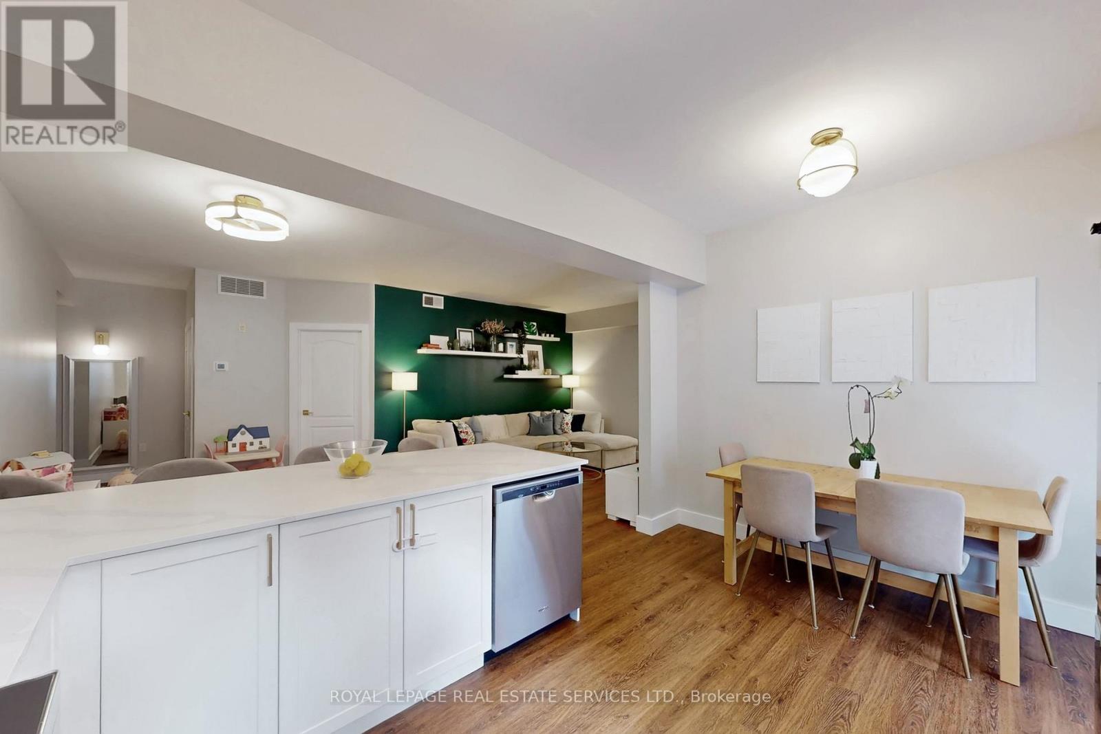 












104 - 4016 KILMER DRIVE

,
Burlington,




Ontario
L7M5A7

