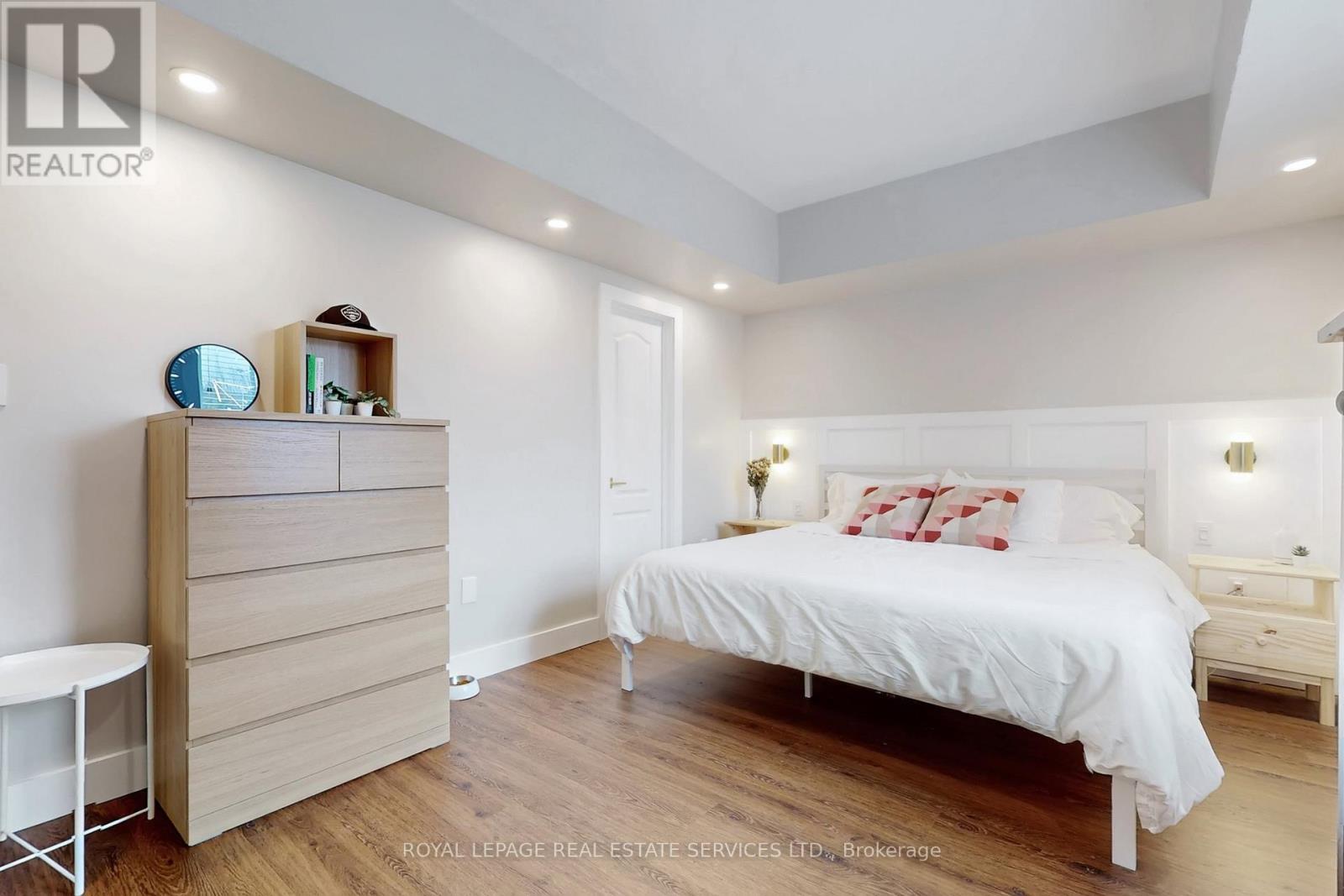 












104 - 4016 KILMER DRIVE

,
Burlington,




Ontario
L7M5A7

