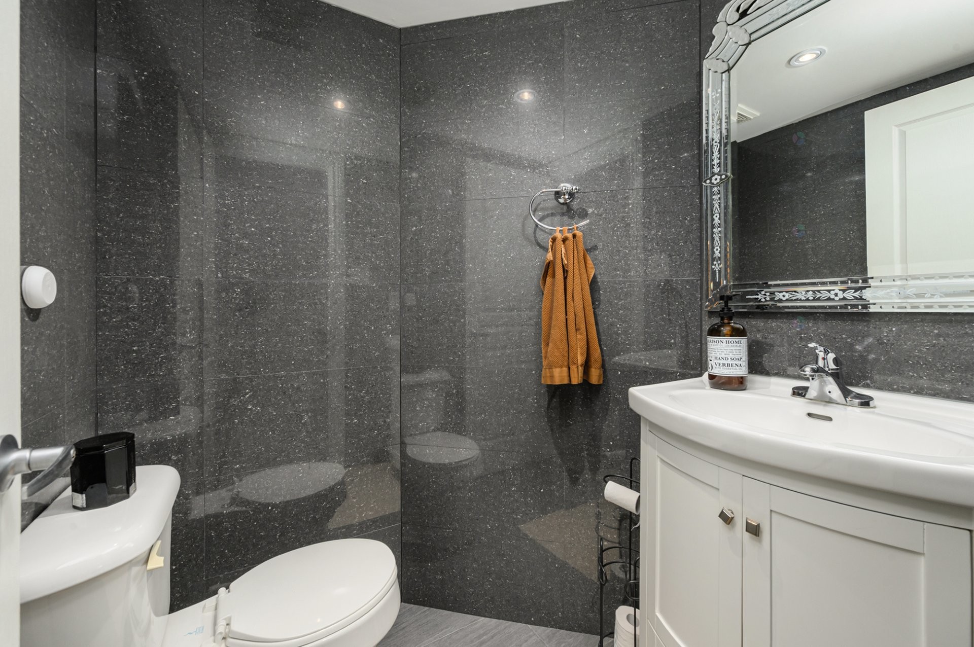 









191


Rue Khalil-Gibran

,
Montréal (Saint-Laurent),




QC
H4N4A2

