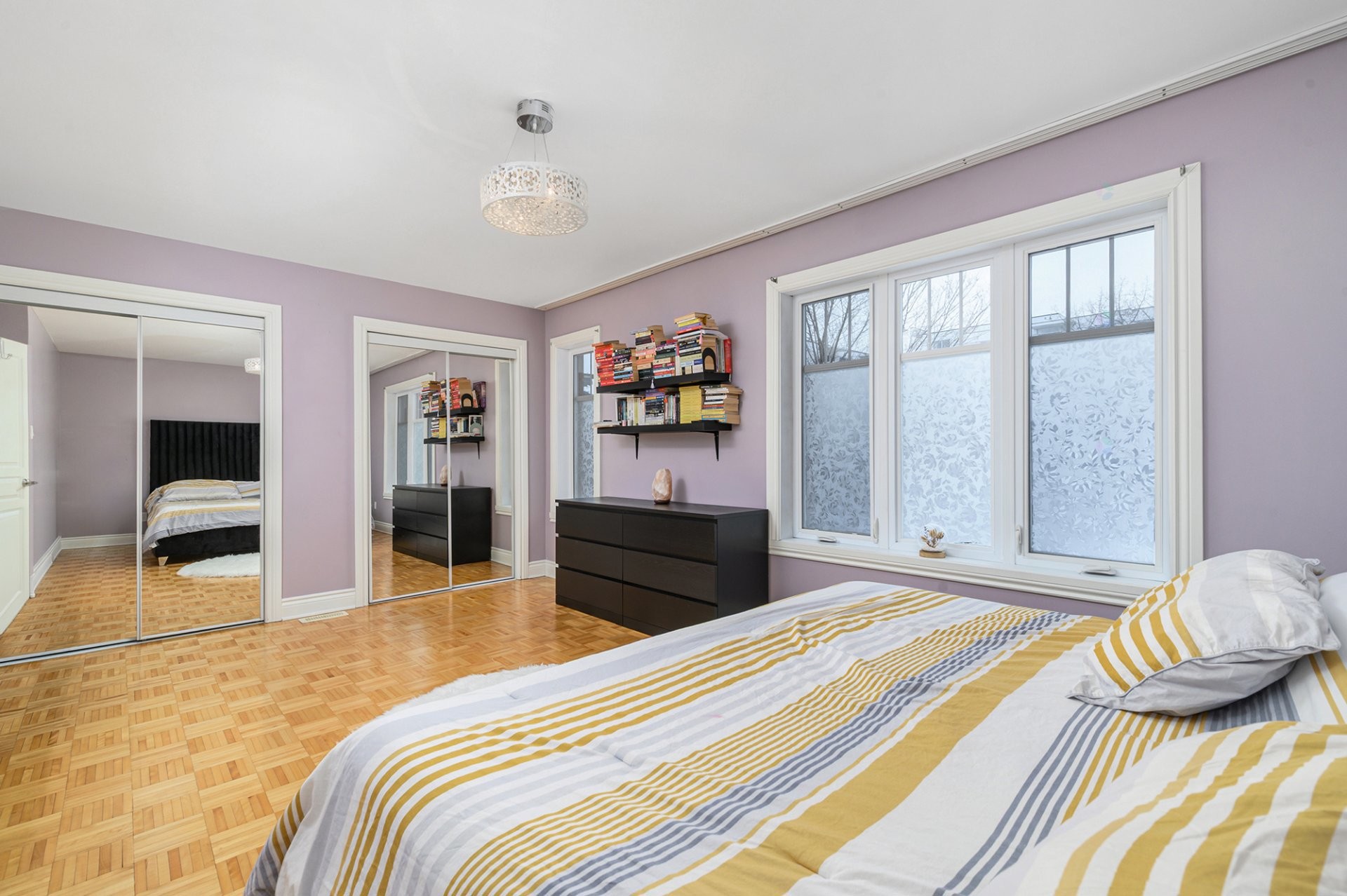 









191


Rue Khalil-Gibran

,
Montréal (Saint-Laurent),




QC
H4N4A2

