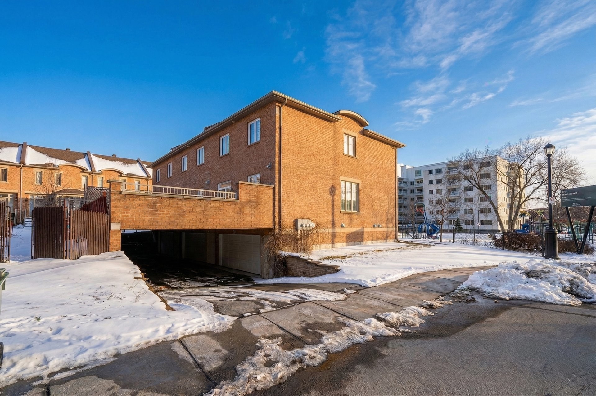 









191


Rue Khalil-Gibran

,
Montréal (Saint-Laurent),




QC
H4N4A2

