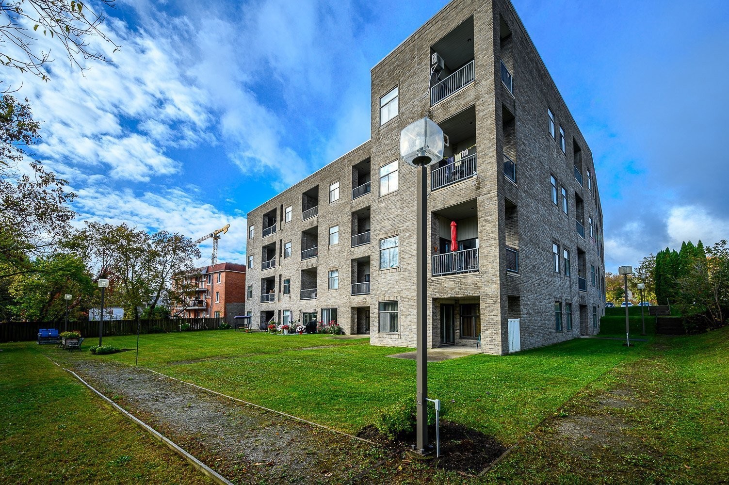 









305


Rue Laviolette

, 310,
Saint-Jérôme,




QC
J7Y4H7

