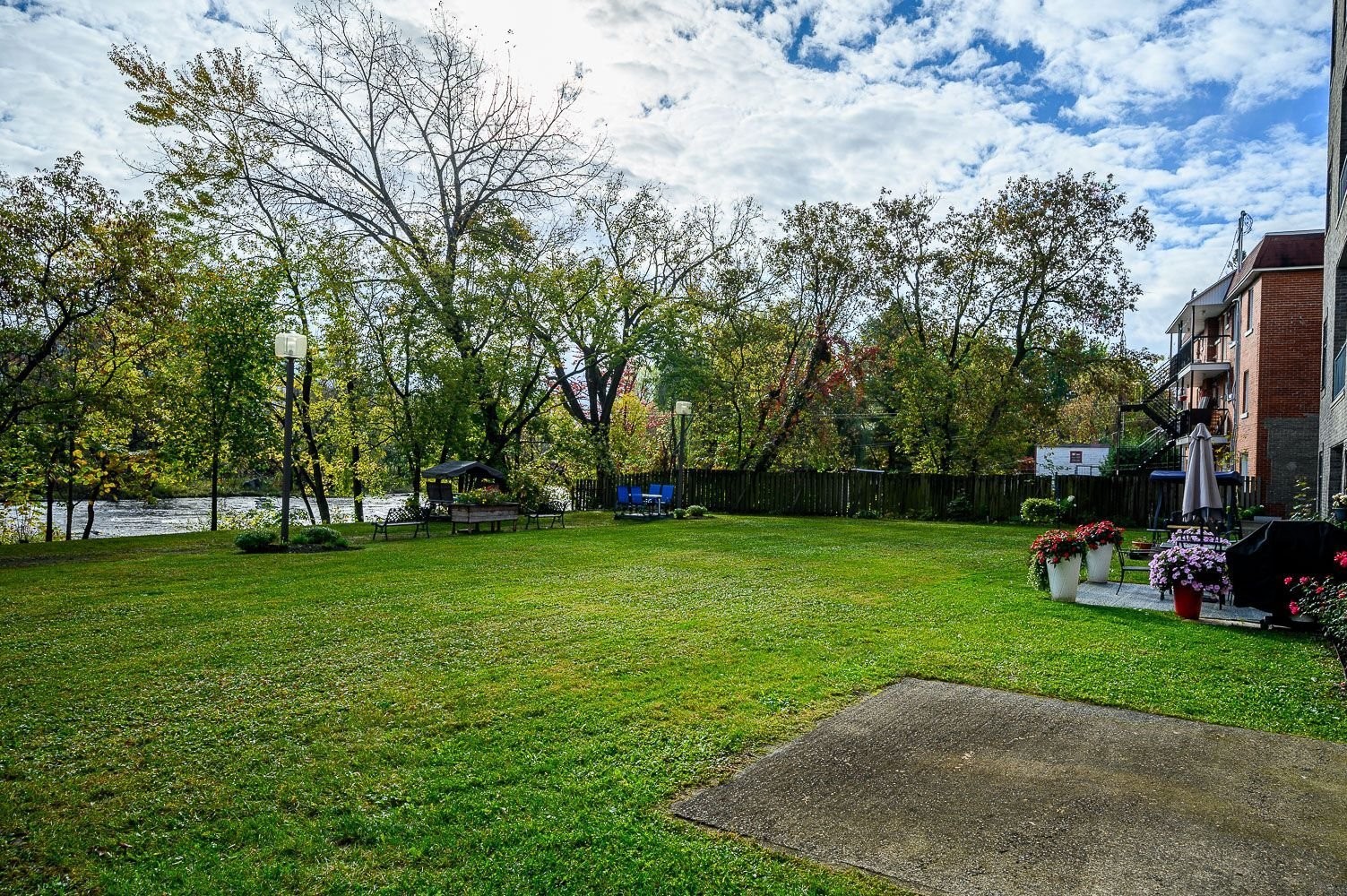 









305


Rue Laviolette

, 310,
Saint-Jérôme,




QC
J7Y4H7

