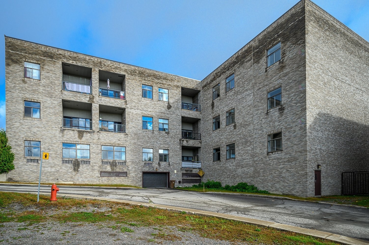 









305


Rue Laviolette

, 310,
Saint-Jérôme,




QC
J7Y4H7

