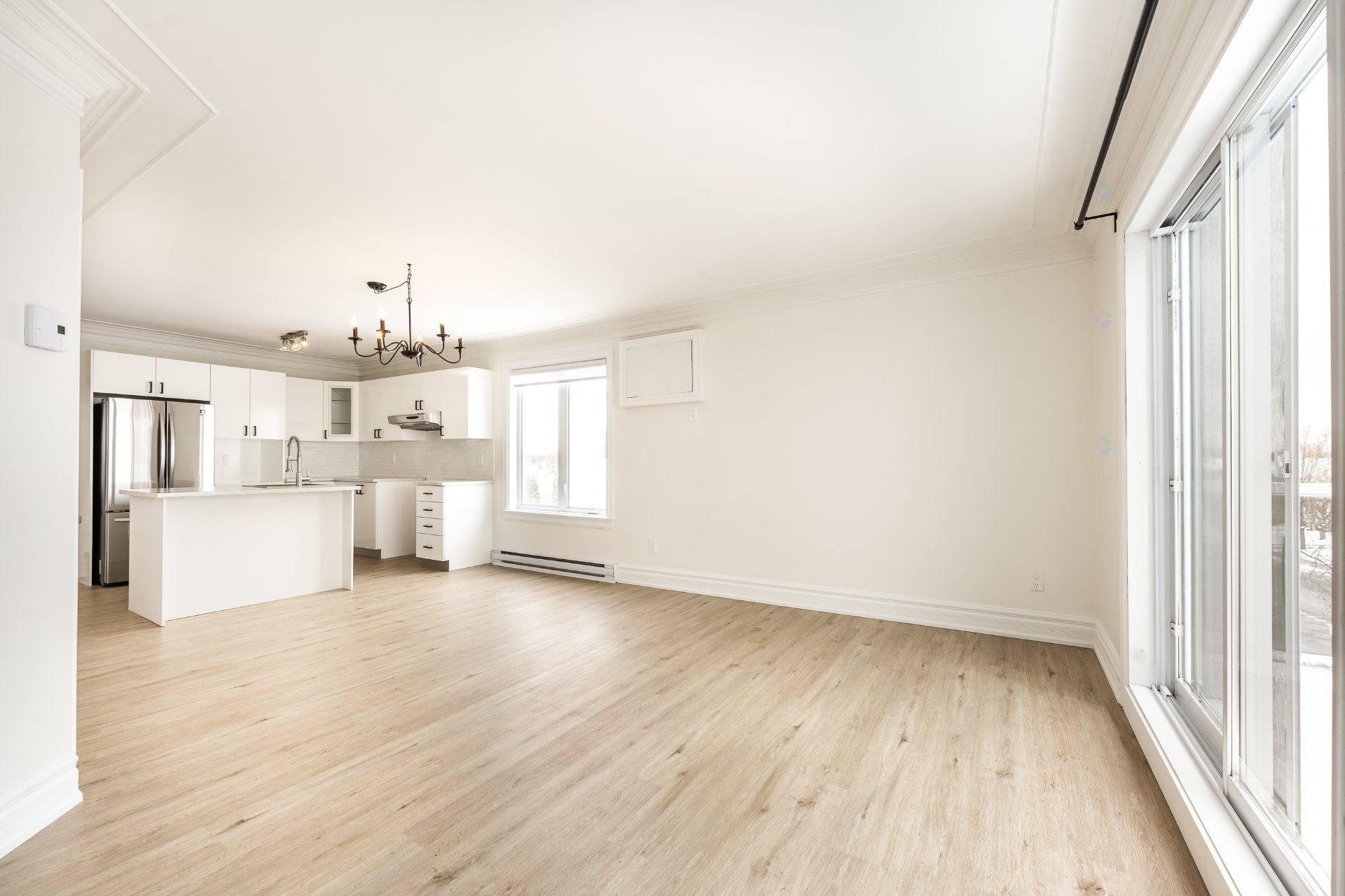 









3725


Boul. St-Laurent

, 402,
Sainte-Catherine,




QC
J5C2B1

