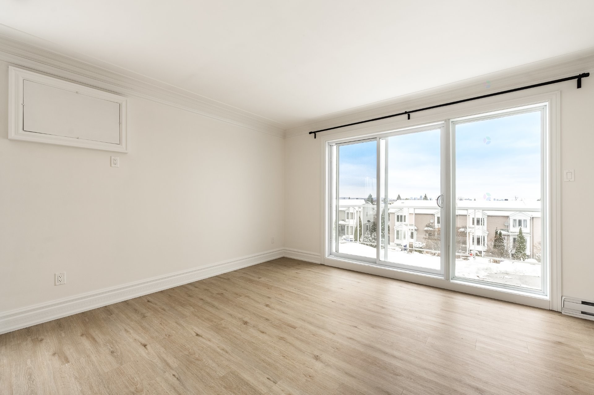 









3725


Boul. St-Laurent

, 402,
Sainte-Catherine,




QC
J5C2B1

