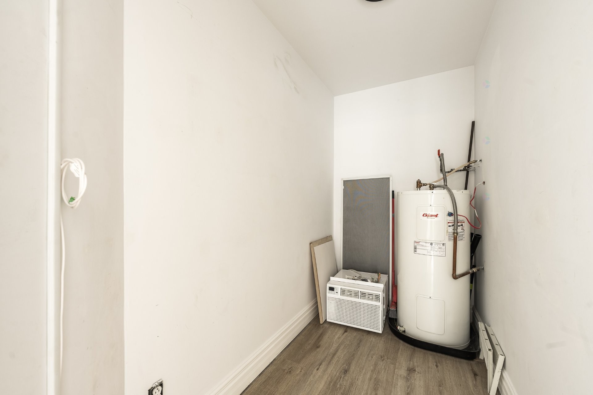 









3725


Boul. St-Laurent

, 402,
Sainte-Catherine,




QC
J5C2B1


