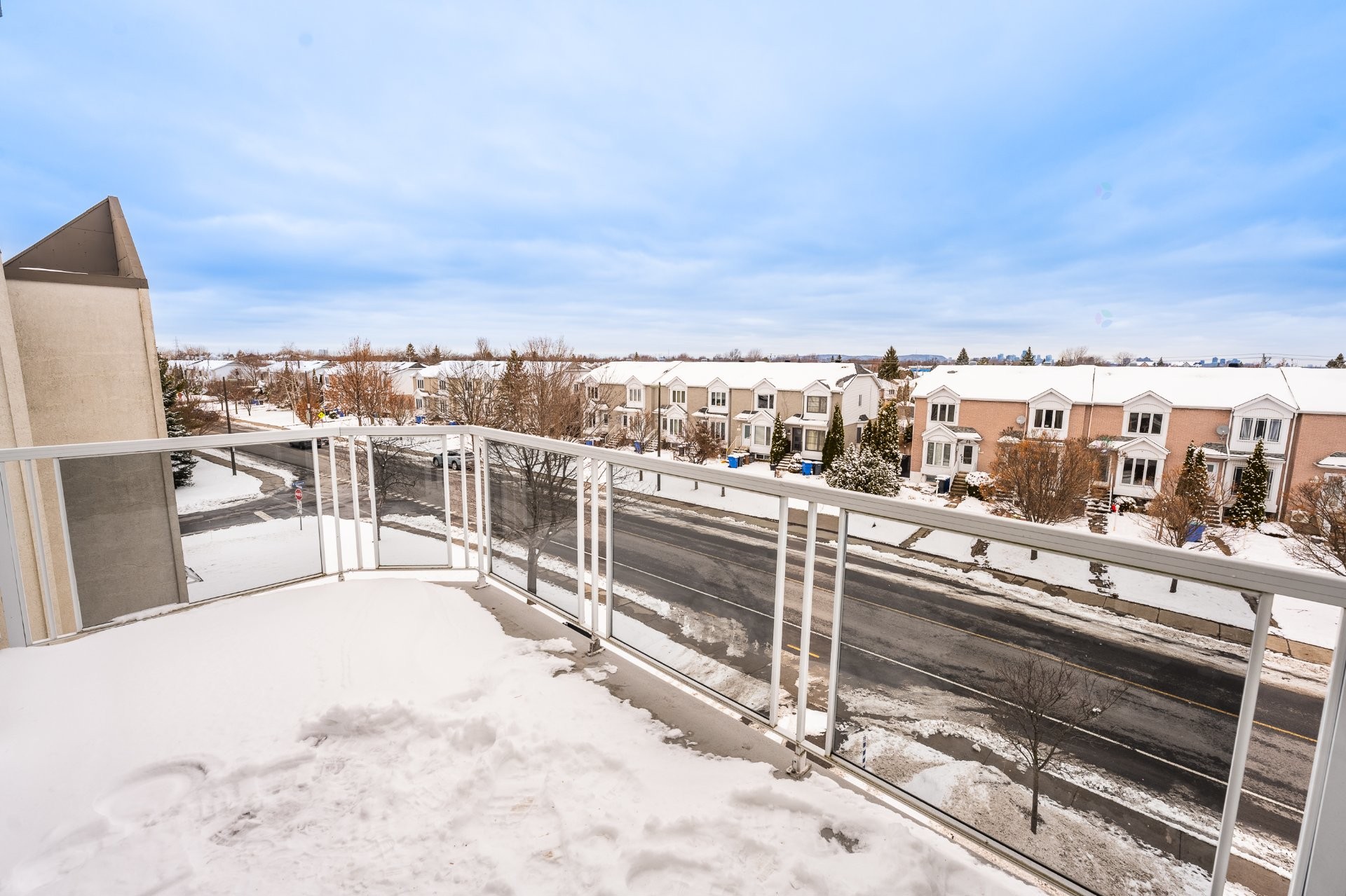 









3725


Boul. St-Laurent

, 402,
Sainte-Catherine,




QC
J5C2B1


