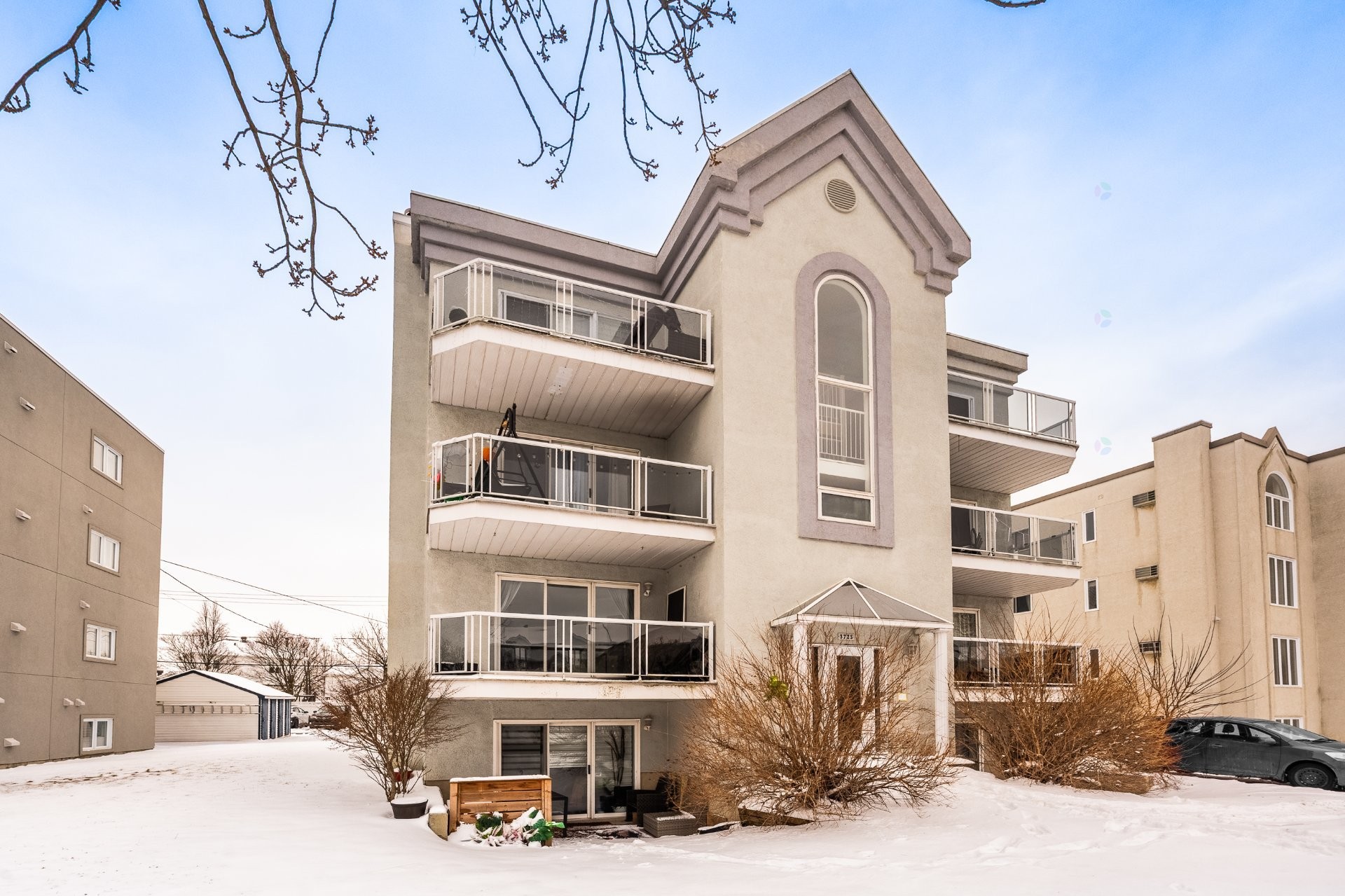 









3725


Boul. St-Laurent

, 402,
Sainte-Catherine,




QC
J5C2B1

