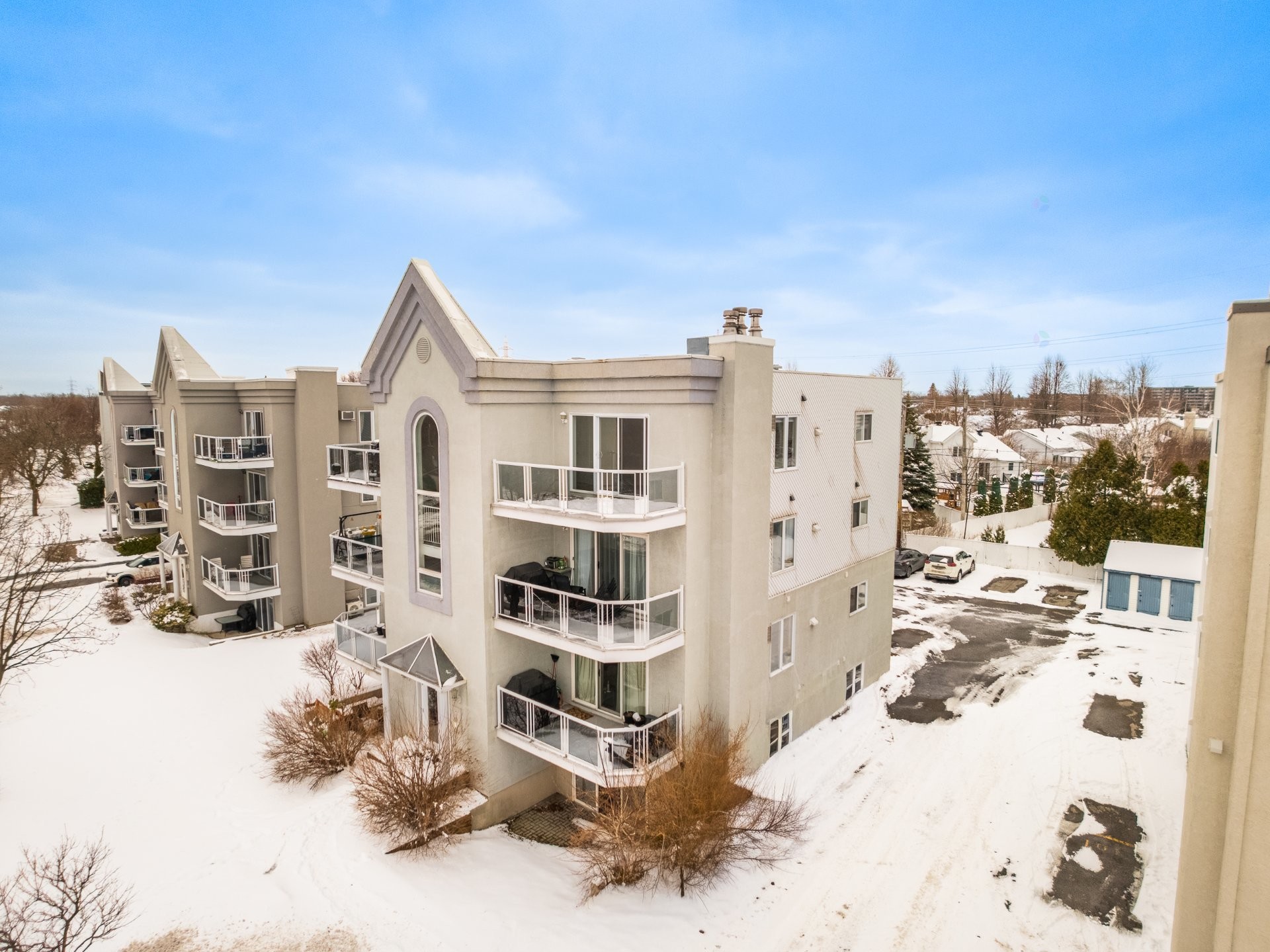 









3725


Boul. St-Laurent

, 402,
Sainte-Catherine,




QC
J5C2B1

