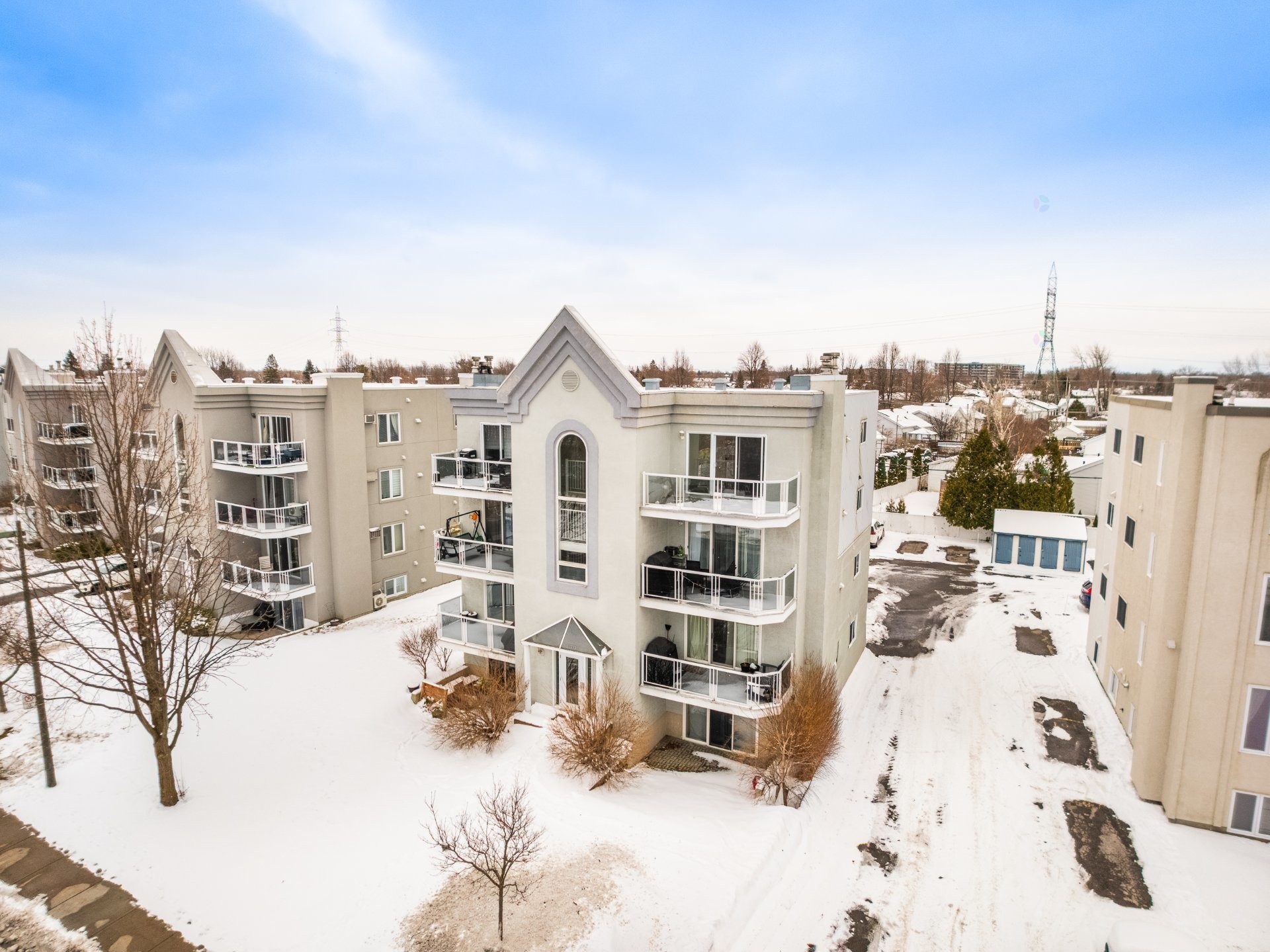 









3725


Boul. St-Laurent

, 402,
Sainte-Catherine,




QC
J5C2B1

